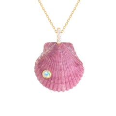 Colgante de concha rosa con diamante y ópalo