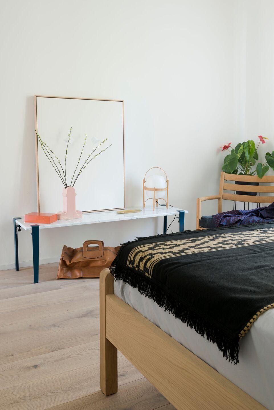 Vase à fleurs Pink Shiva par Ettore Sottsass, 20e siècle, céramique émaillée, Espagne en vente 1