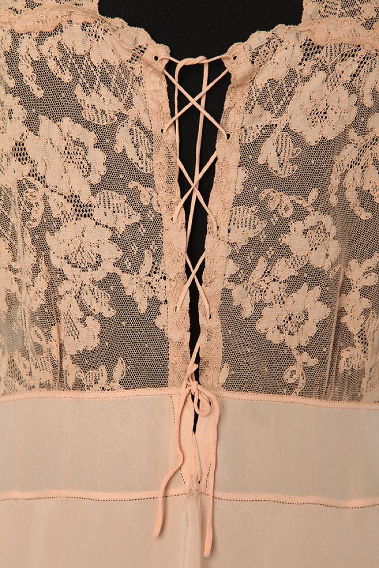 Pink silk and lace sleeping gown Circa 1930 4
