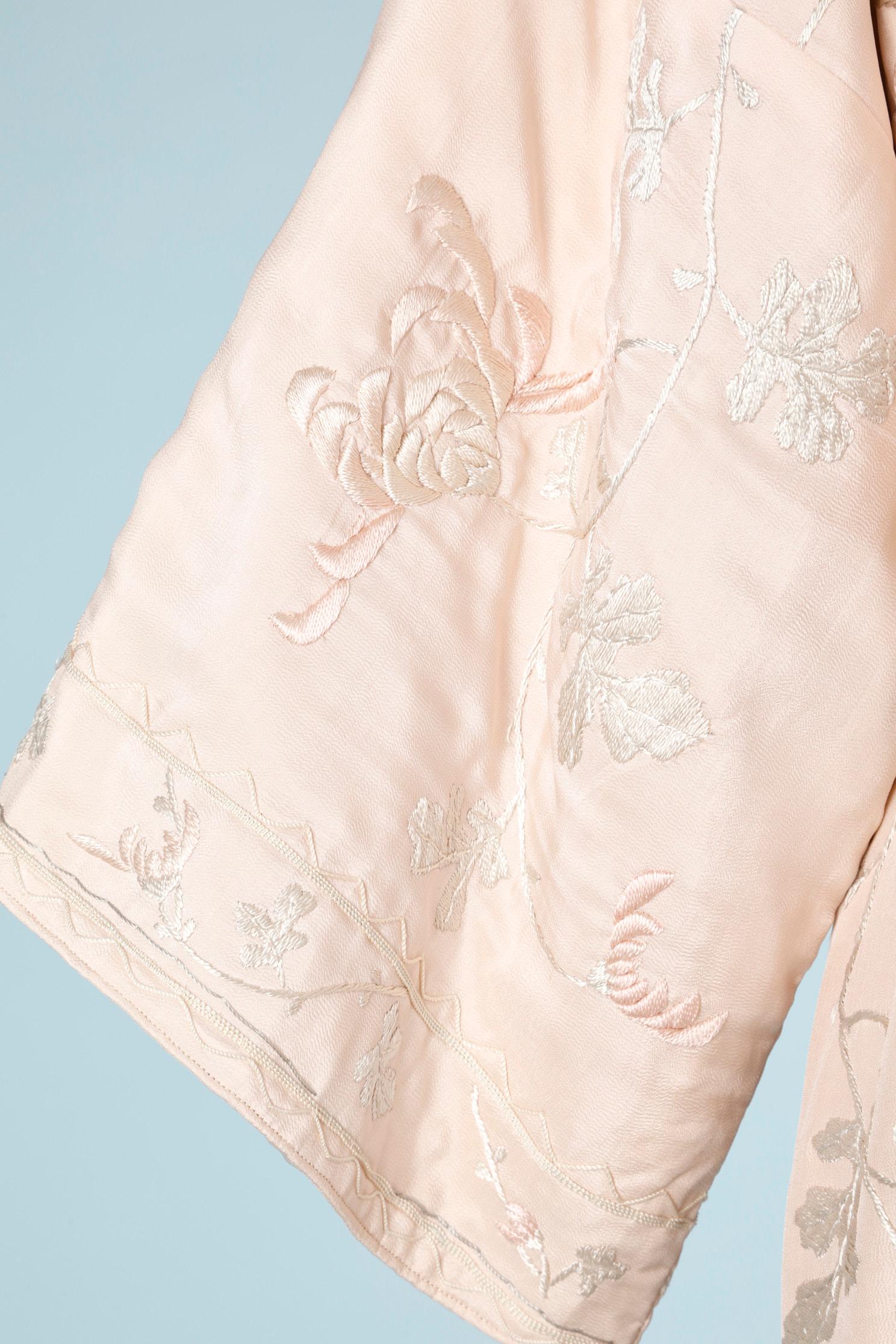 White Pink silk kimono coat with chysanthemum embroideries and buttons Circa 1920 For Sale
