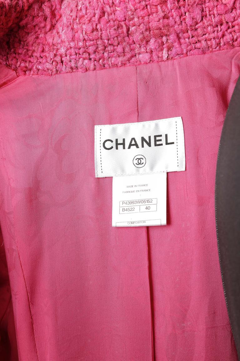 Pink silk tweed jacket with jewellery buttons Chanel ( Paris-Bombay Collection) 5