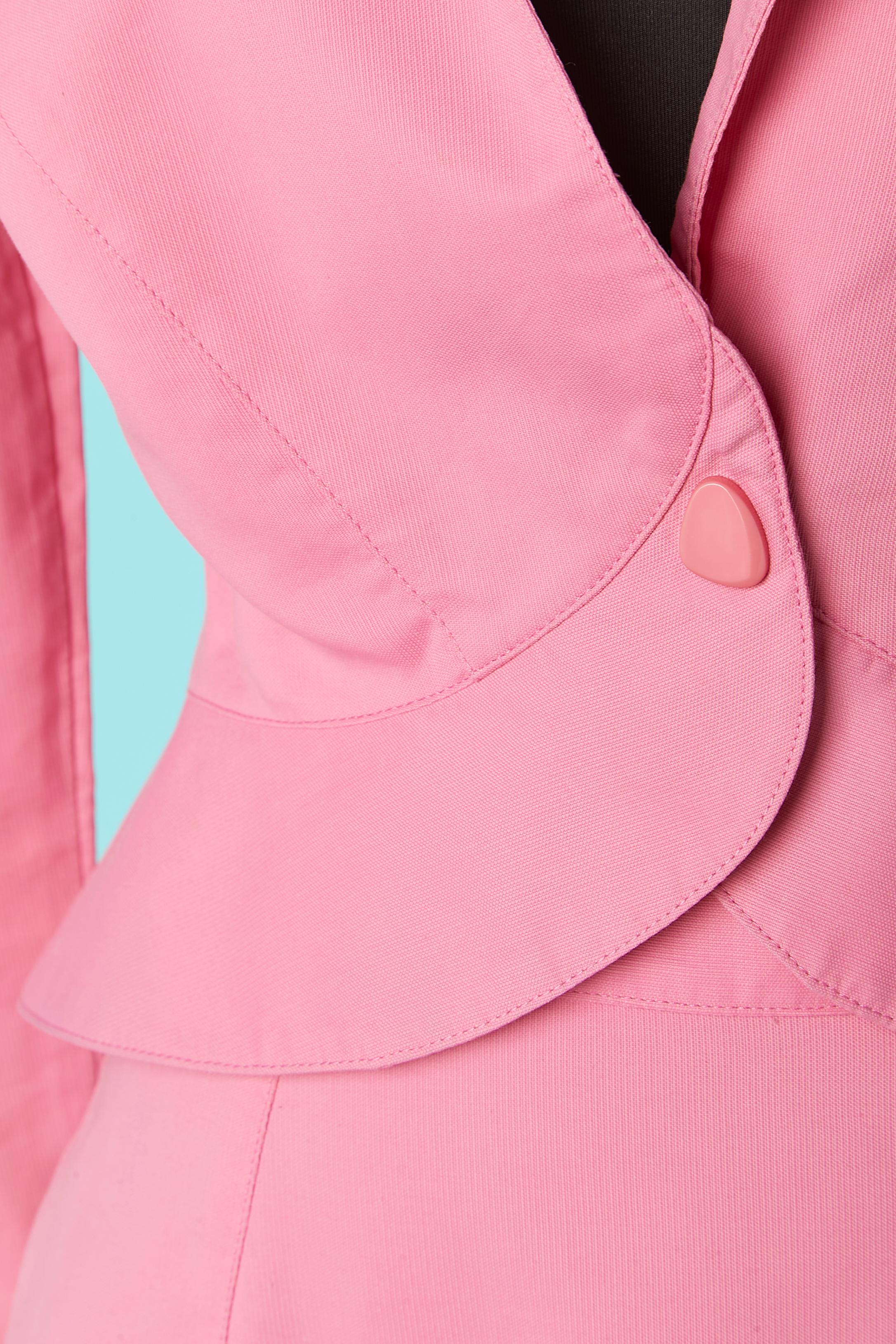 Pink skirt-suit with asymmetrical collar Thierry Mugler ACTIV Circa 1990's In Excellent Condition In Saint-Ouen-Sur-Seine, FR