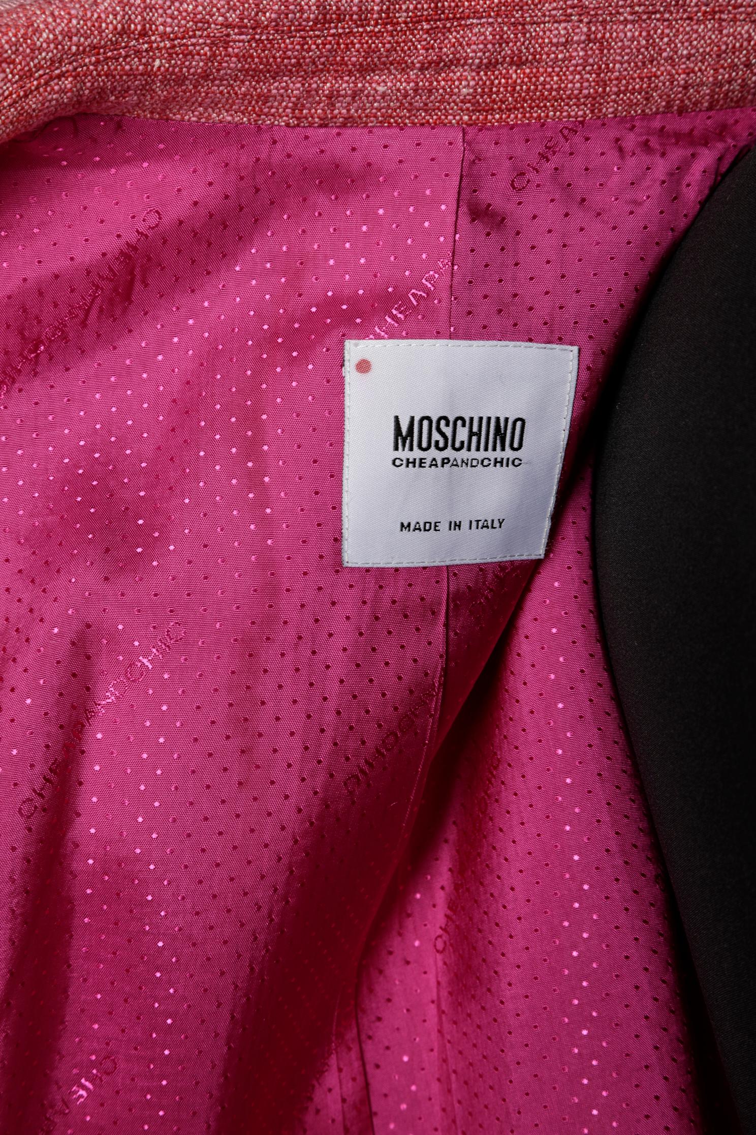 Pink skirt-suit with cabochons and ribbons embellishment Moschino Cheap and Chic For Sale 3
