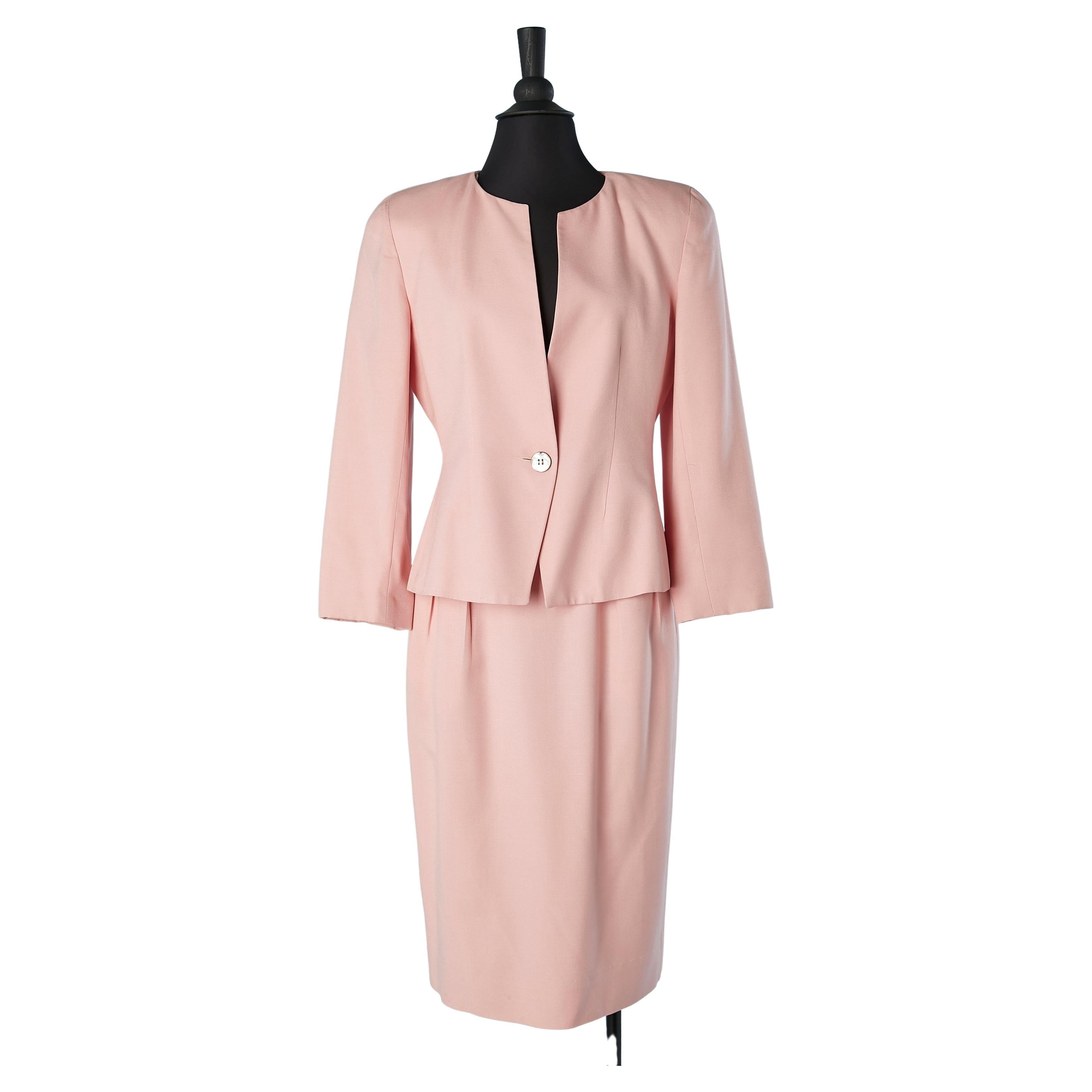 Combinaison-jupe rose avec bouton en nacre - Costume Christian Dior "Petites"  en vente