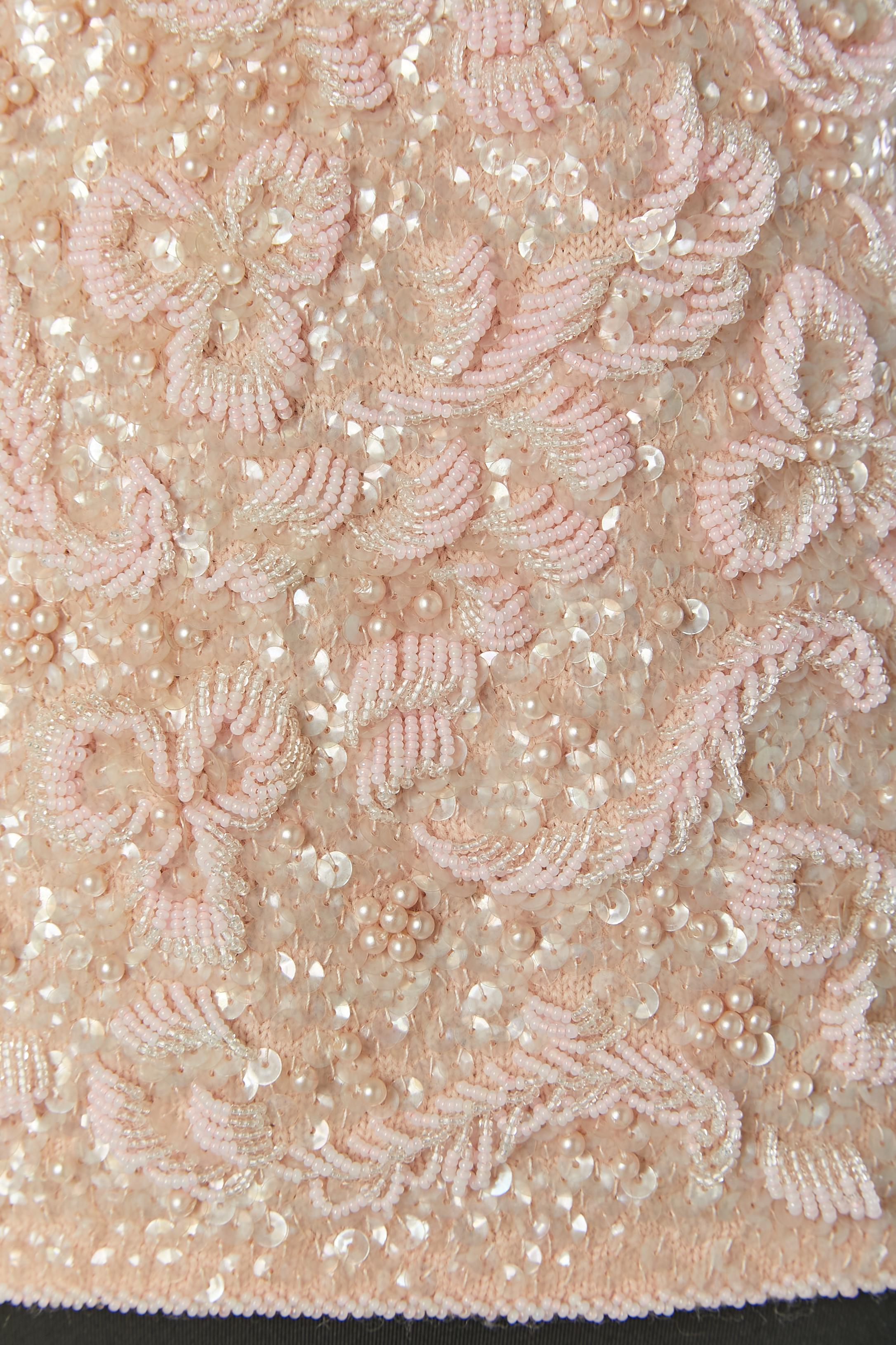 Beige Top rosa senza maniche con perline su una base di maglia HUPPERT Circa anni '60 in vendita