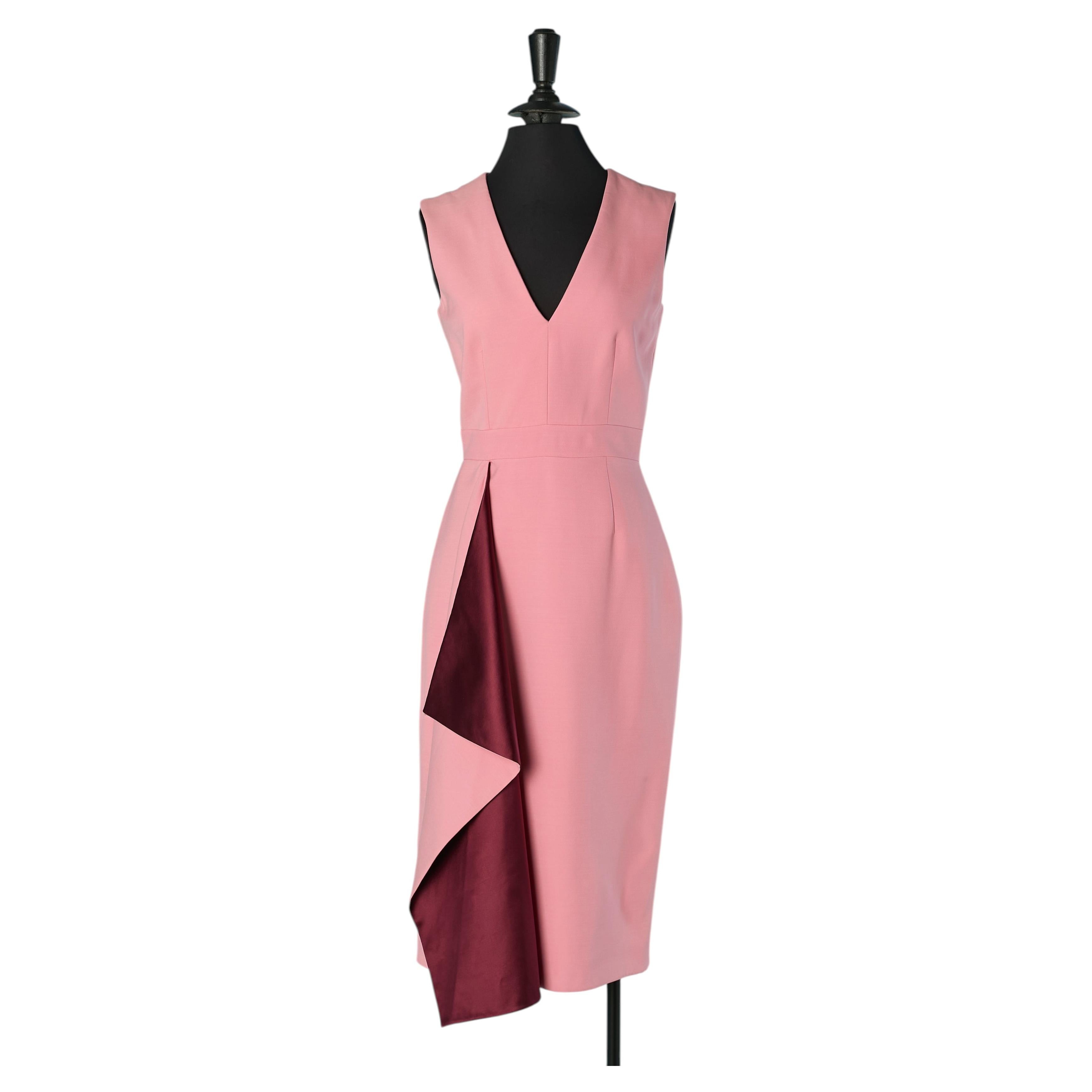 Vestido de cóctel rosa sin mangas con volante de satén burdeos ALEXANDER McQUEEN