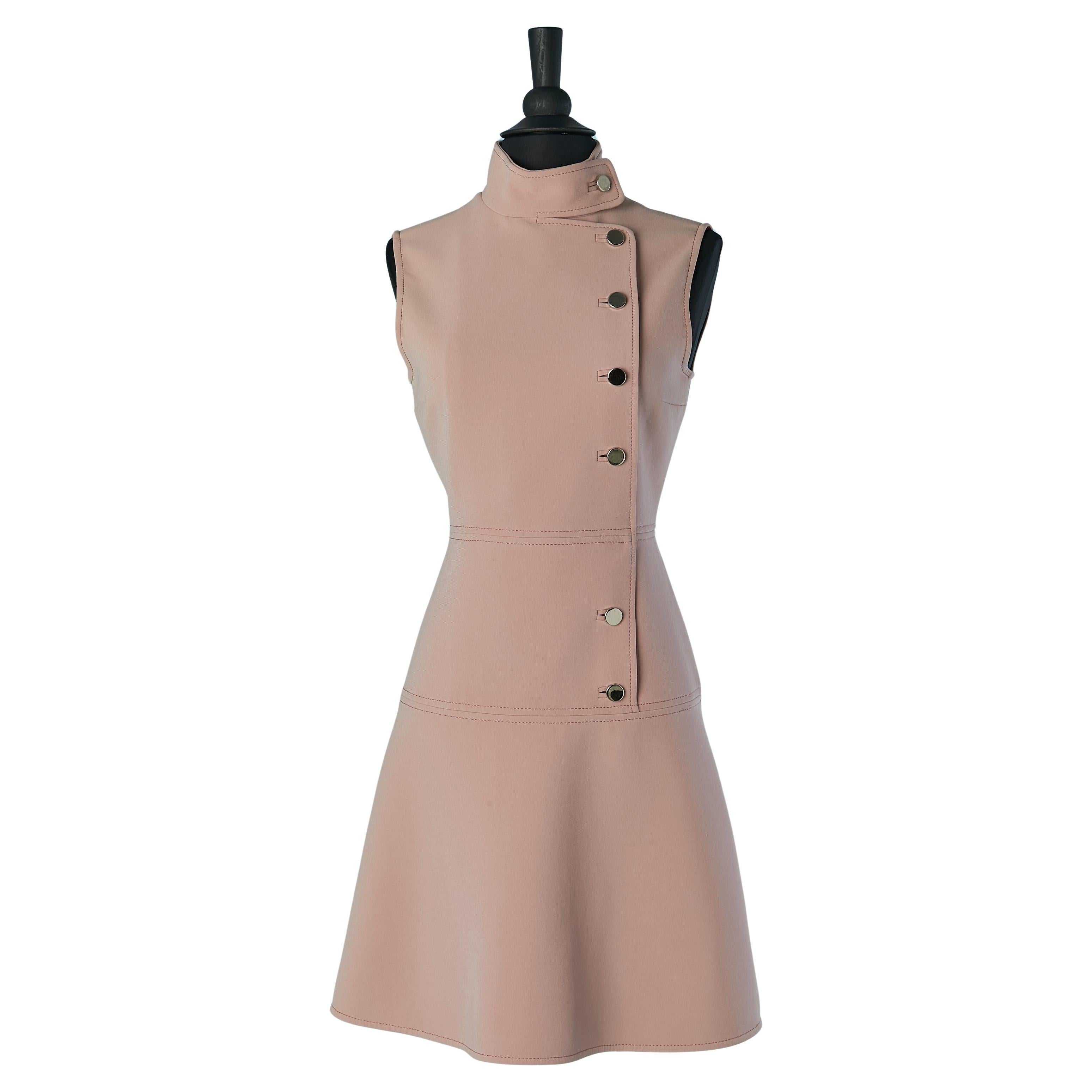 Robe sans manches rose avec découpes et boutons argentés Gucci en vente