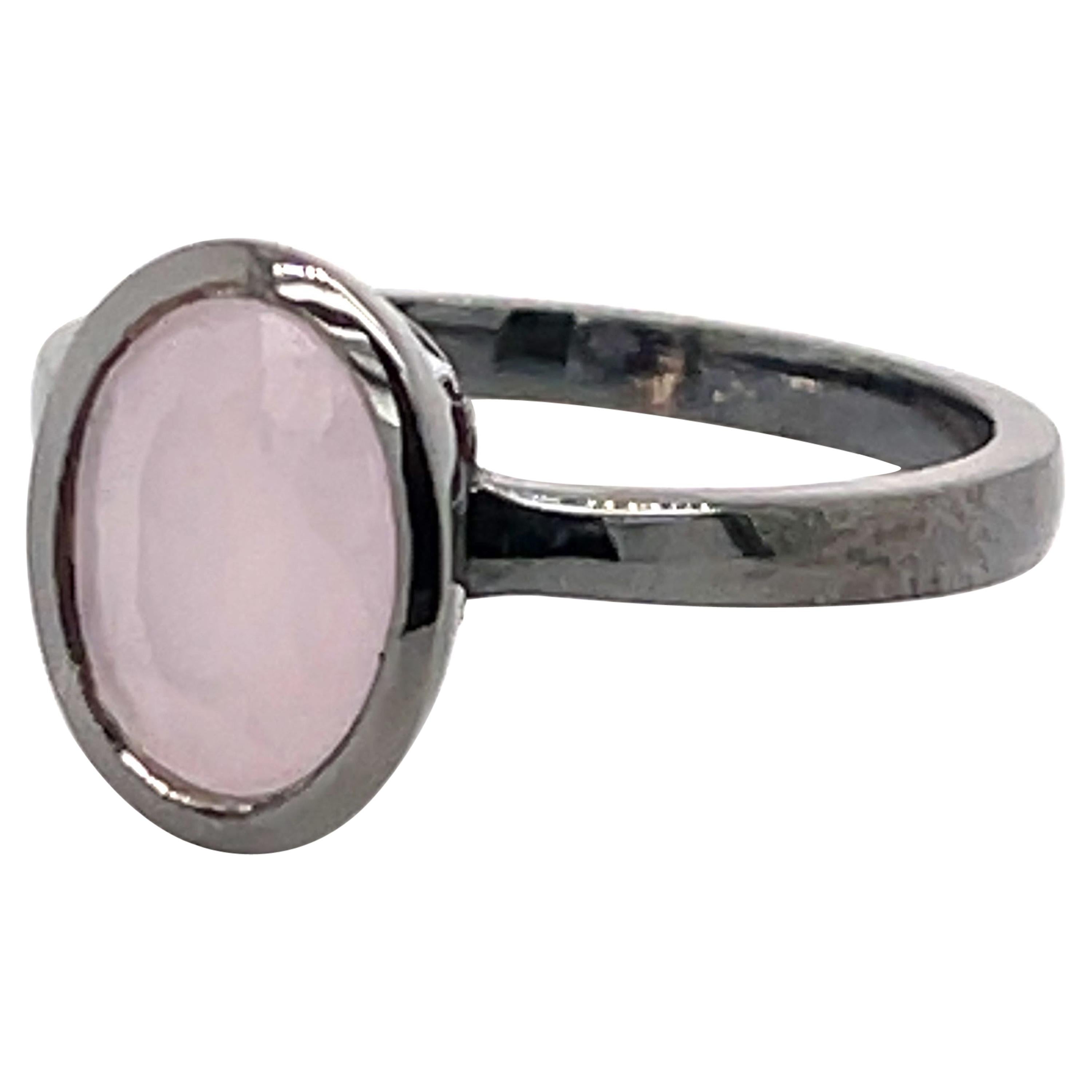Rosa Pinker Smithsonit 2,88 Karat Schwarzgold Ring