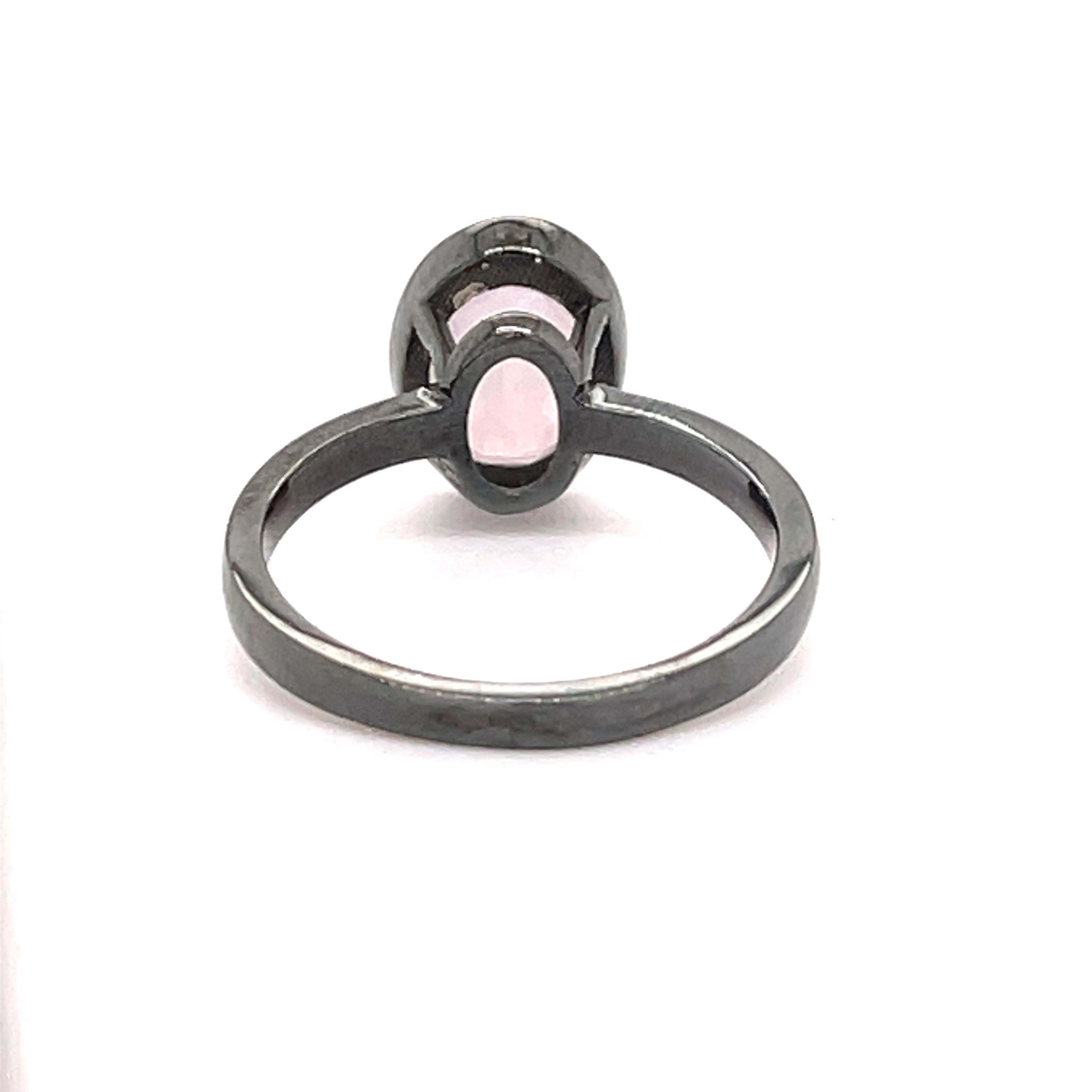 Modern Pink Smithsonite 2.88 Carat Black Gold Ring For Sale
