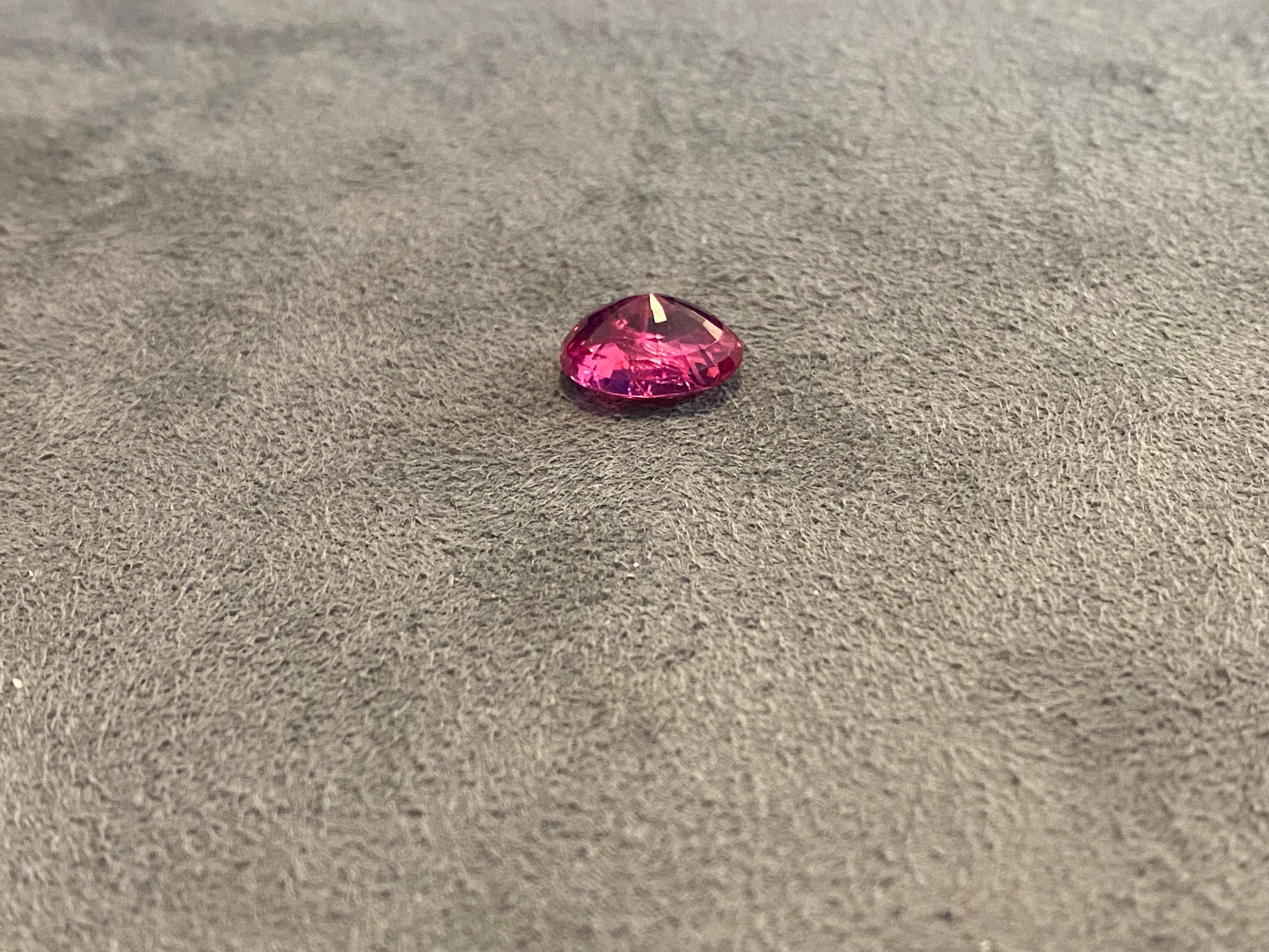 Rosa Spinell 4,98 Karat im Zustand „Gut“ in Genève, CH