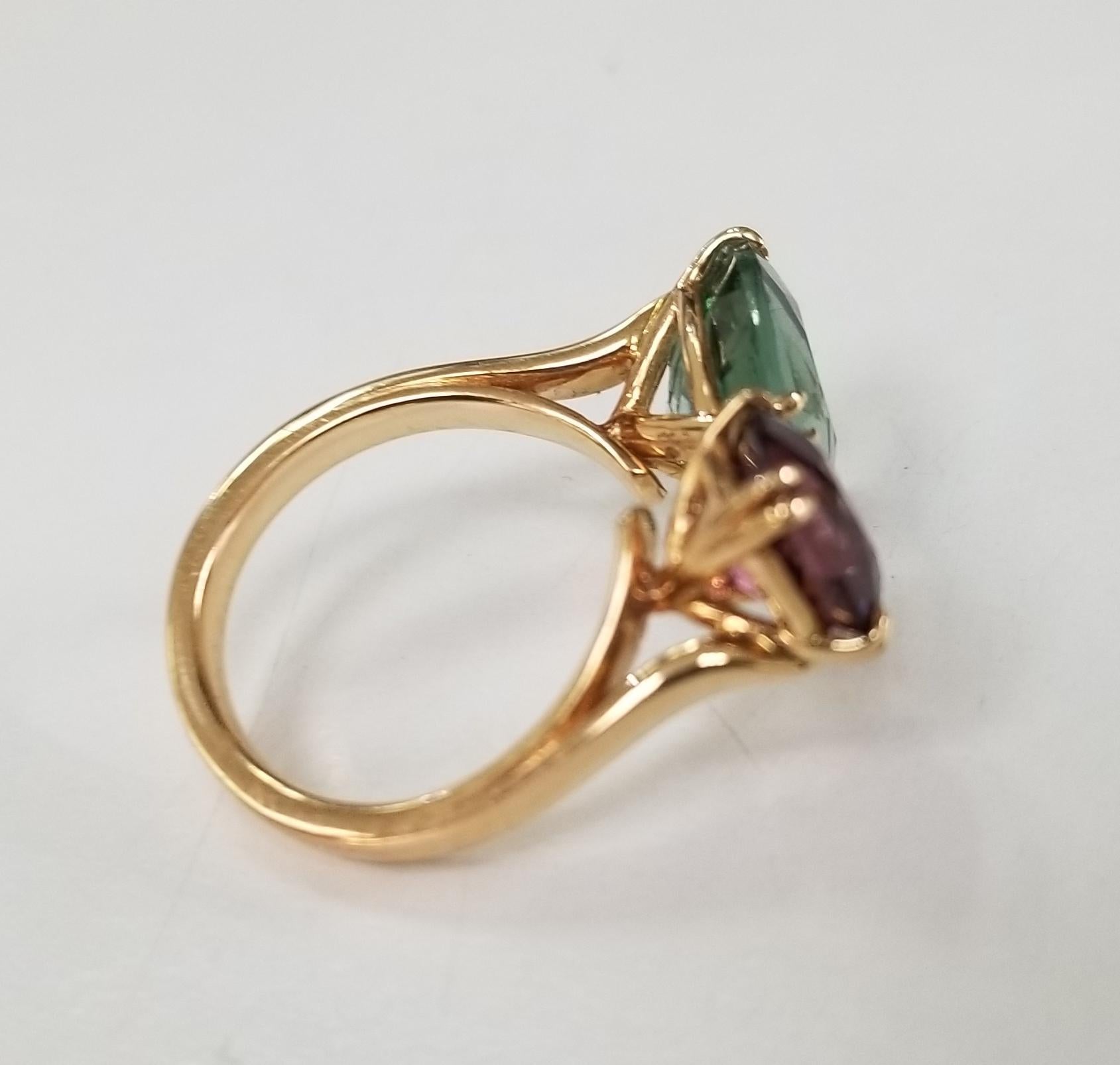 Pink Spinel and Green Tourmaline Spaced Ring Set in 18 Karat Rose Gold In New Condition In Los Angeles, CA