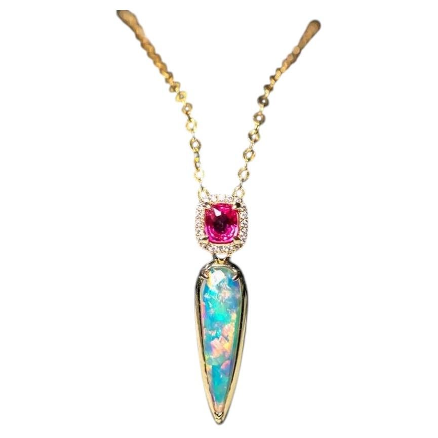 Collana con spinello rosa, opale massiccio australiano e diamanti in oro 14 carati