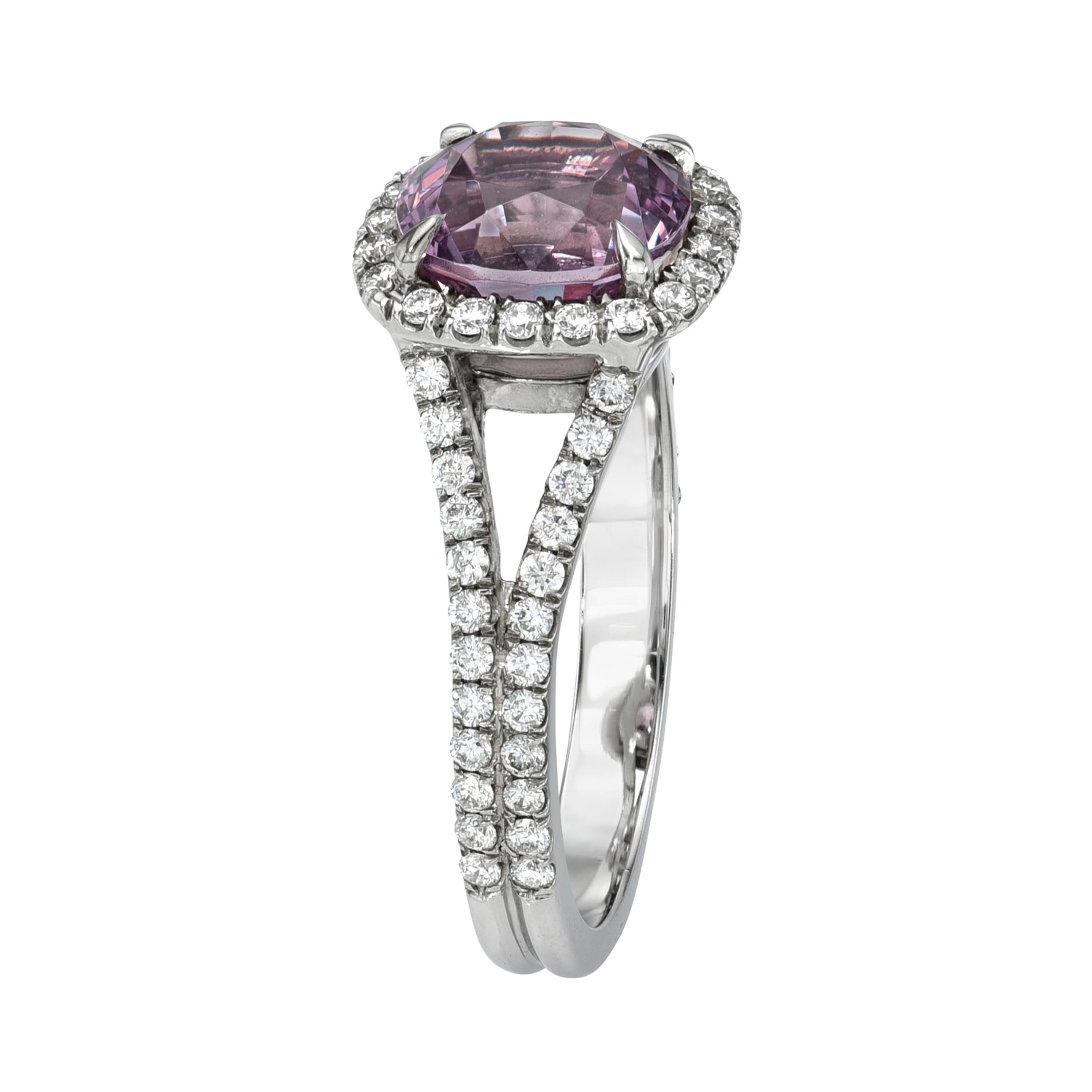 Bague coussin en platine rose avec accents de diamants ronds pour collectionneurs GIA Neuf - En vente à Beverly Hills, CA