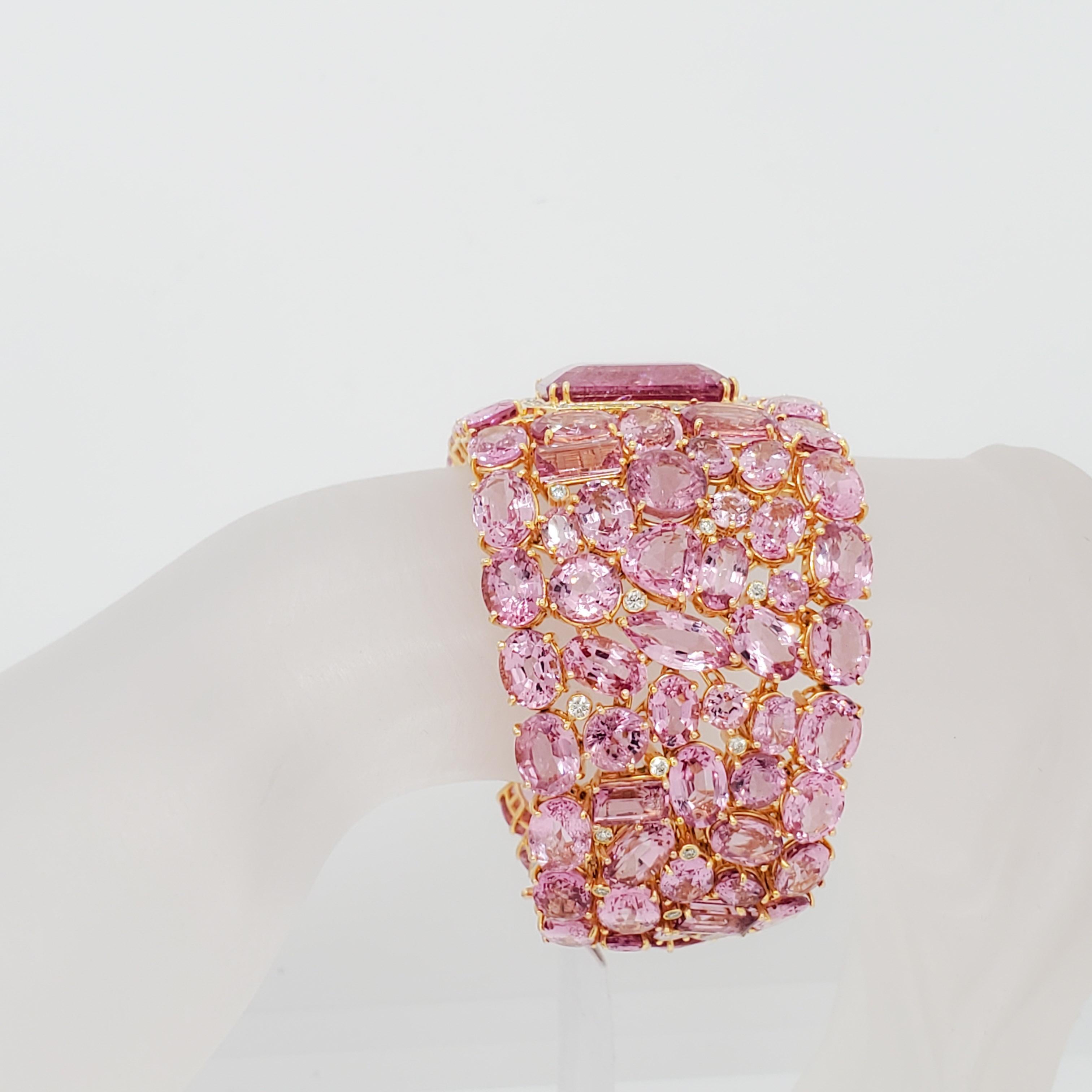 Taglio smeraldo Bracciale con Spinello Rosa Taglio Smeraldo, Spinello Taglio Misto e Cluster di Diamanti in 18 ct. in vendita