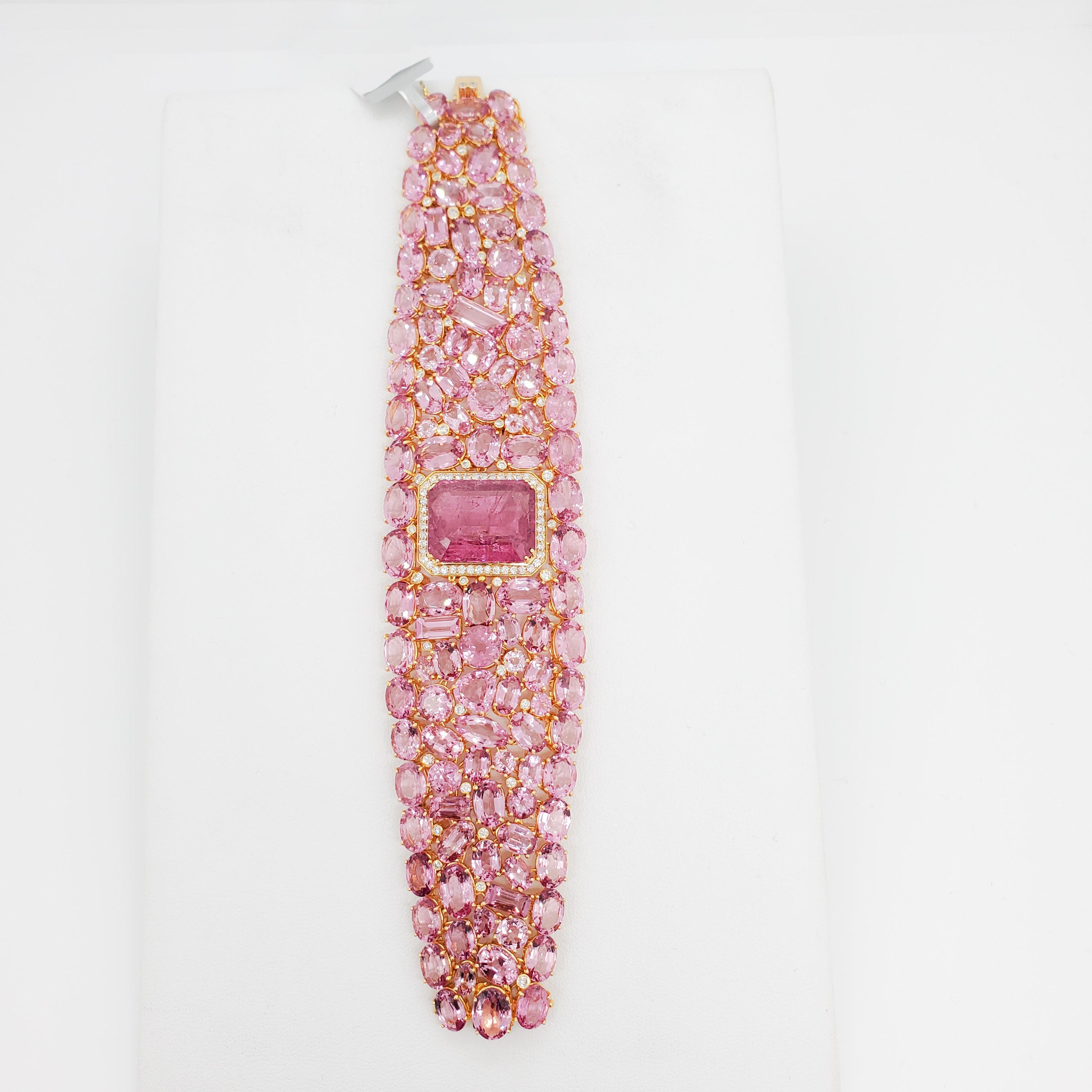 Rosa Spinell-Cluster-Armband aus 18 Karat Spinell mit Smaragdschliff, Spinell im Mischschliff und Diamanten im Angebot 1