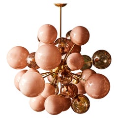 Lustre Spoutnik rose par Studio Glustin