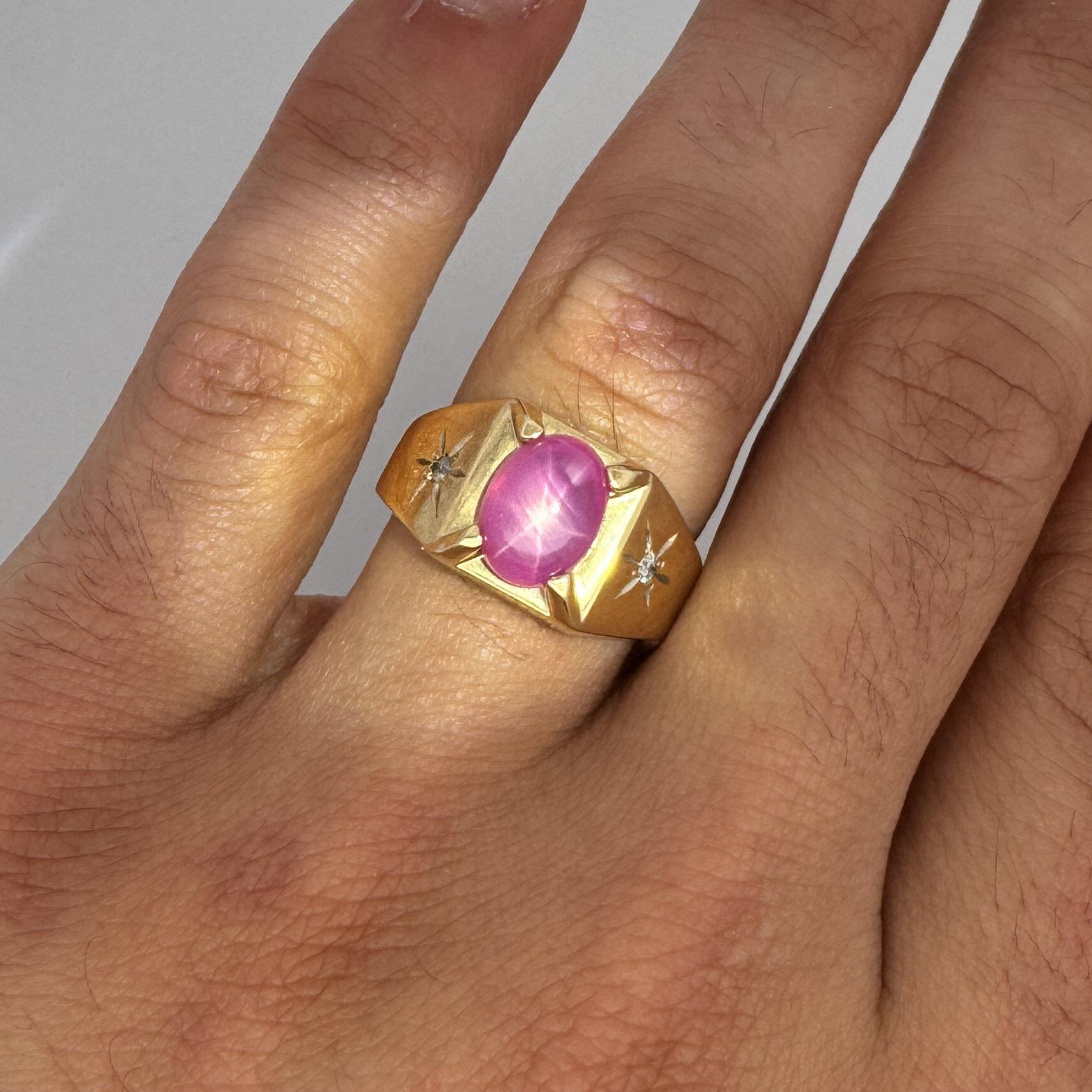 Pink Star Sapphire & Diamond 14K Gold Unisex Statement Ring (Moderne) im Angebot