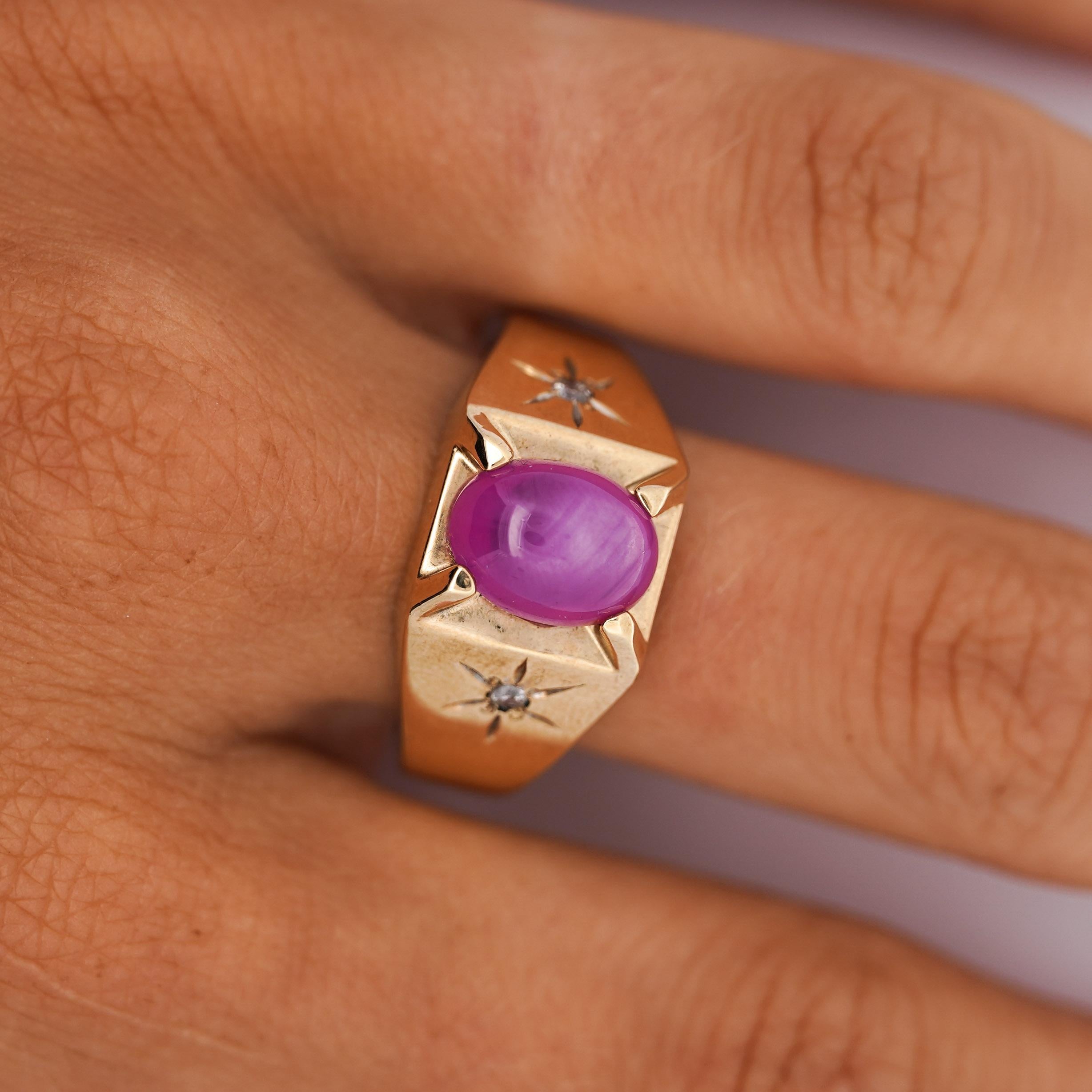 Pink Star Sapphire & Diamond 14K Gold Unisex Statement Ring im Zustand „Gut“ im Angebot in Miami, FL