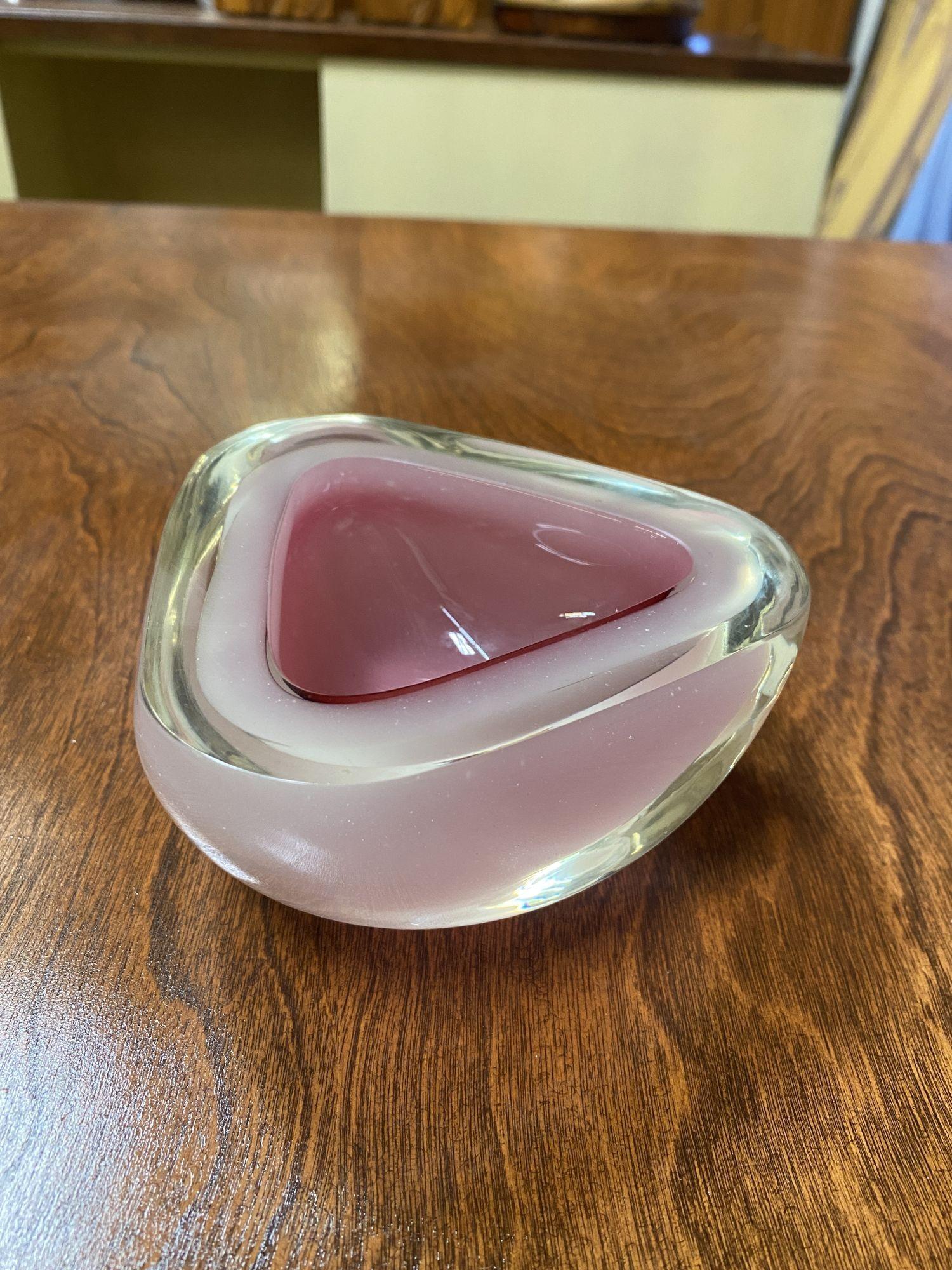 Pink Submerged Murano Glass Ring Tray by Flavio Poli, Italy In Excellent Condition For Sale In Van Nuys, CA