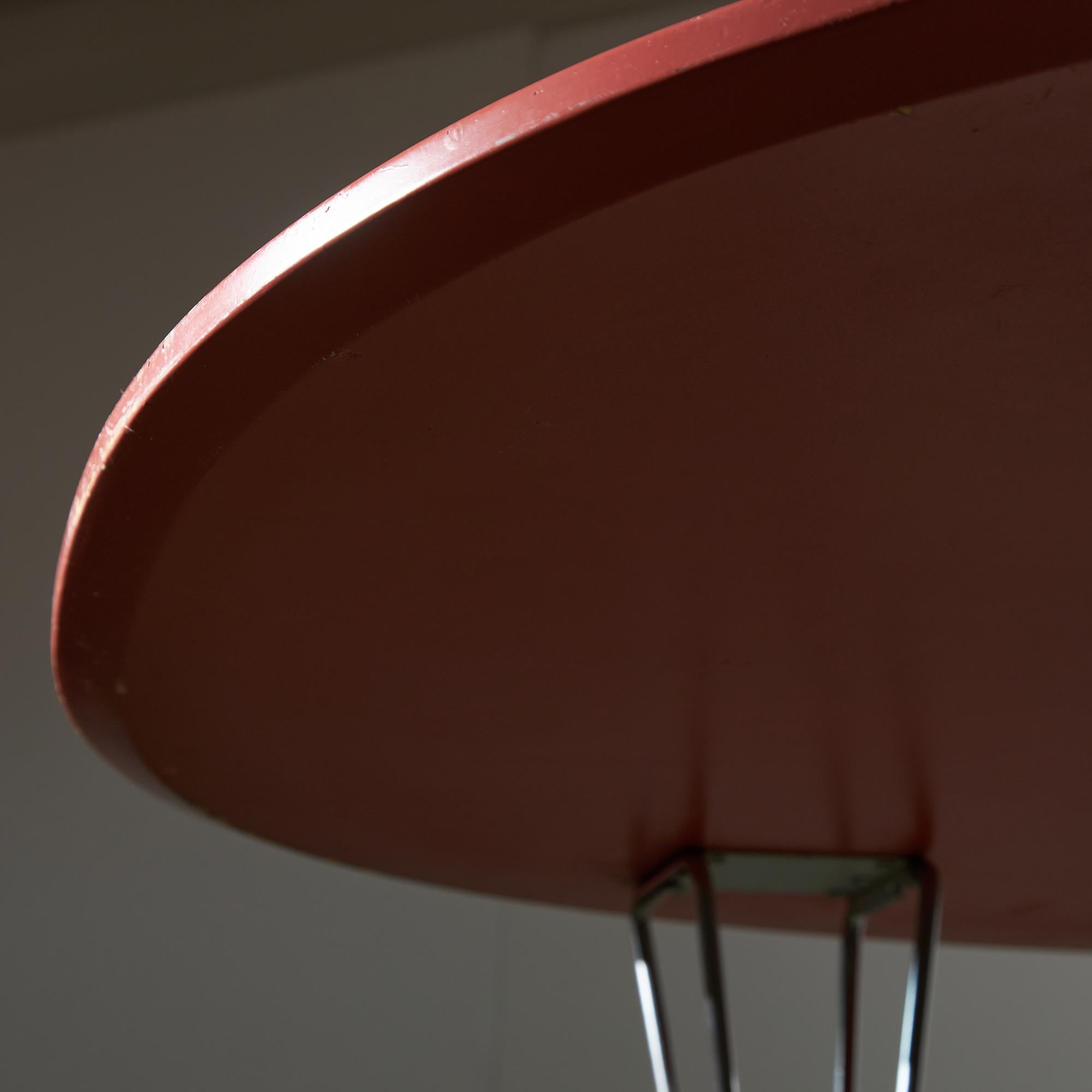 Pink Superellipse Table by Arne Jacobsen for Fritz Hansen, 1969 For Sale 2