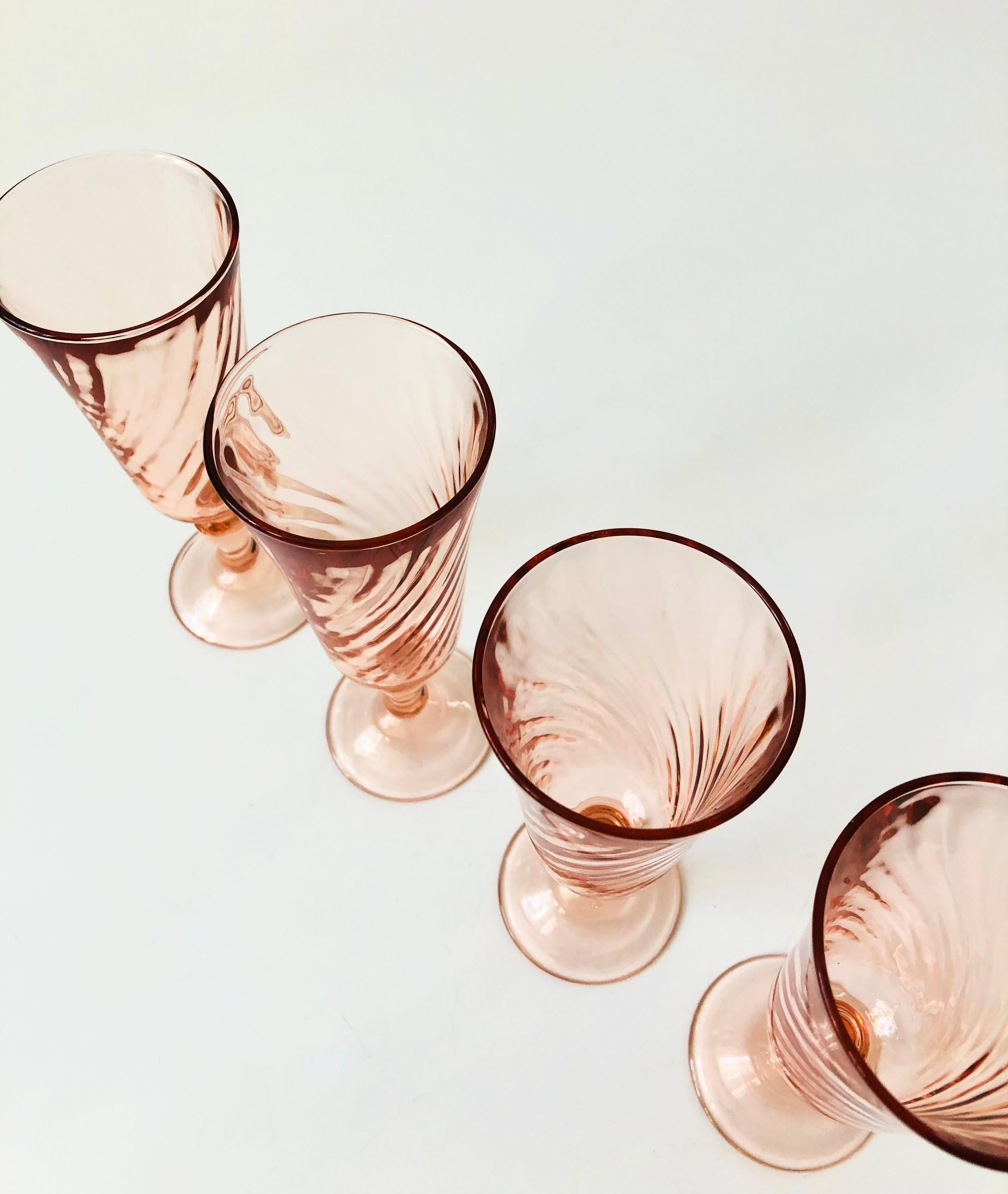 Art Nouveau Pink Swirl Champagne Flutes - Set of 4 For Sale