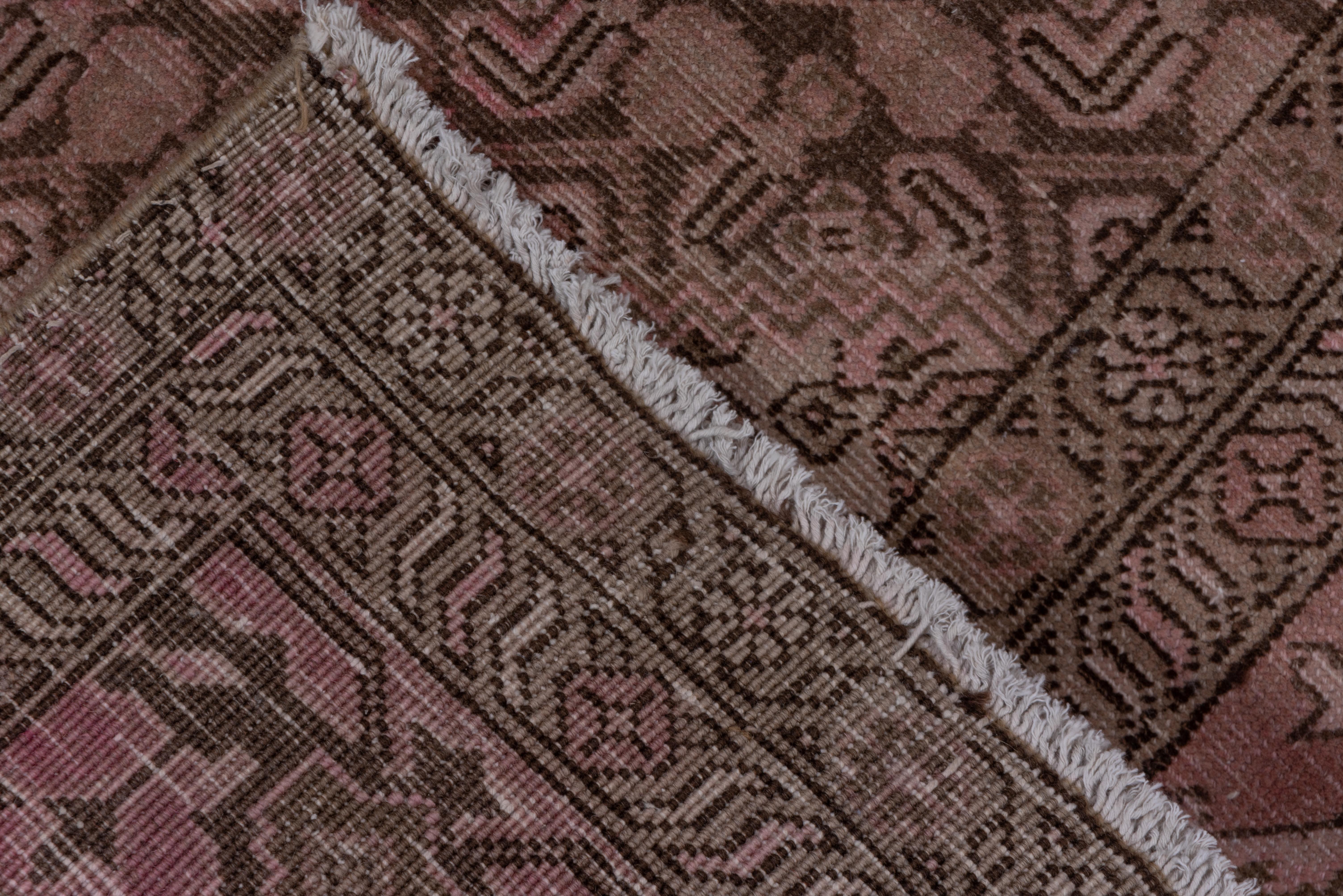 Milieu du XXe siècle Tapis de Tabriz rose, vers les années 1930 en vente