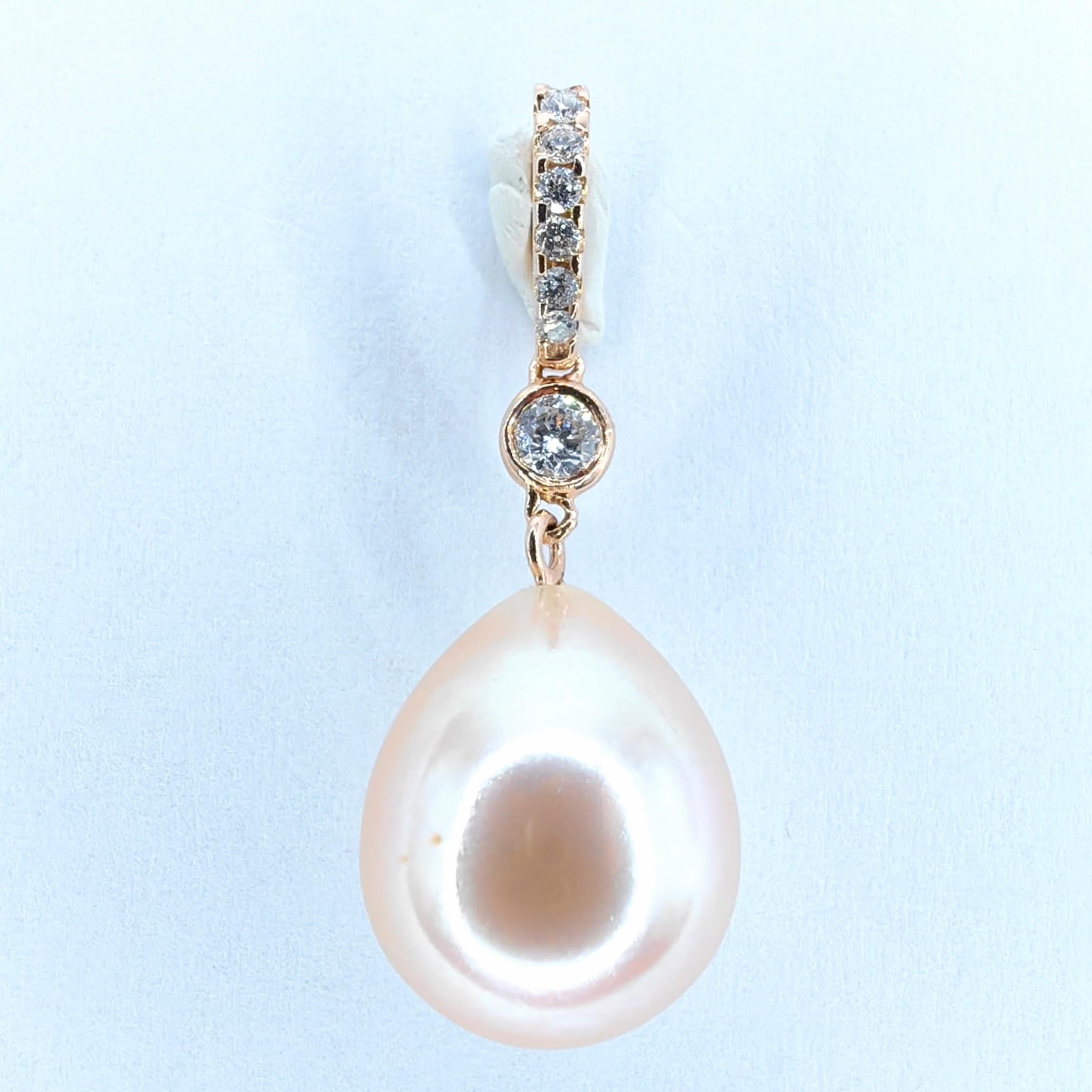 Brilliant Cut Pink Teardrop Baroque Pearl Diamond Necklace Pendant in 18K Rose Gold For Sale