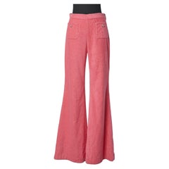 Rosa Terriry-Stoffhose mit markiertem Knopf CHANEL Resort 2024