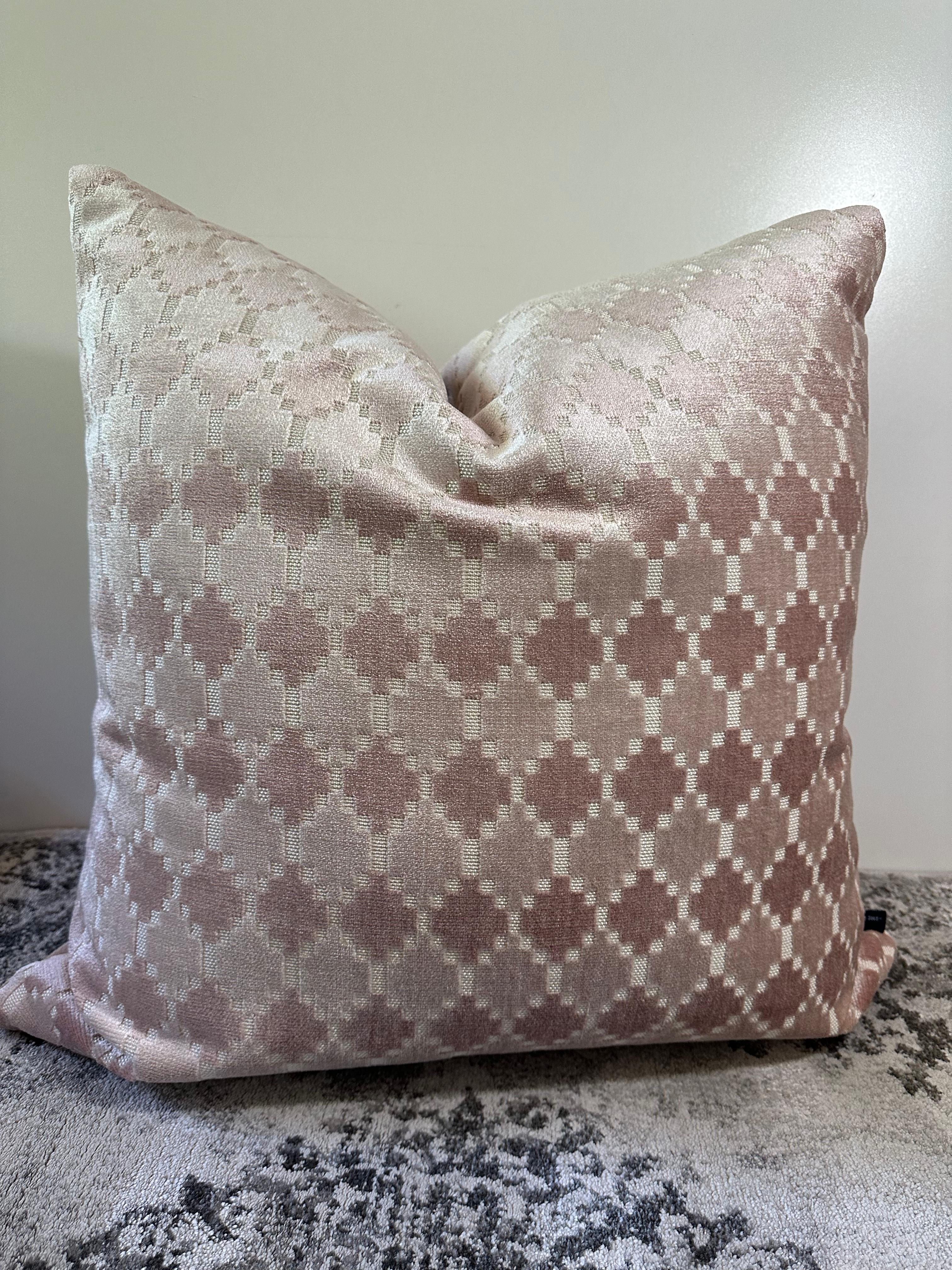 Modern Pink throw pillow in textured velvets- Blush- by Mar de Doce For Sale