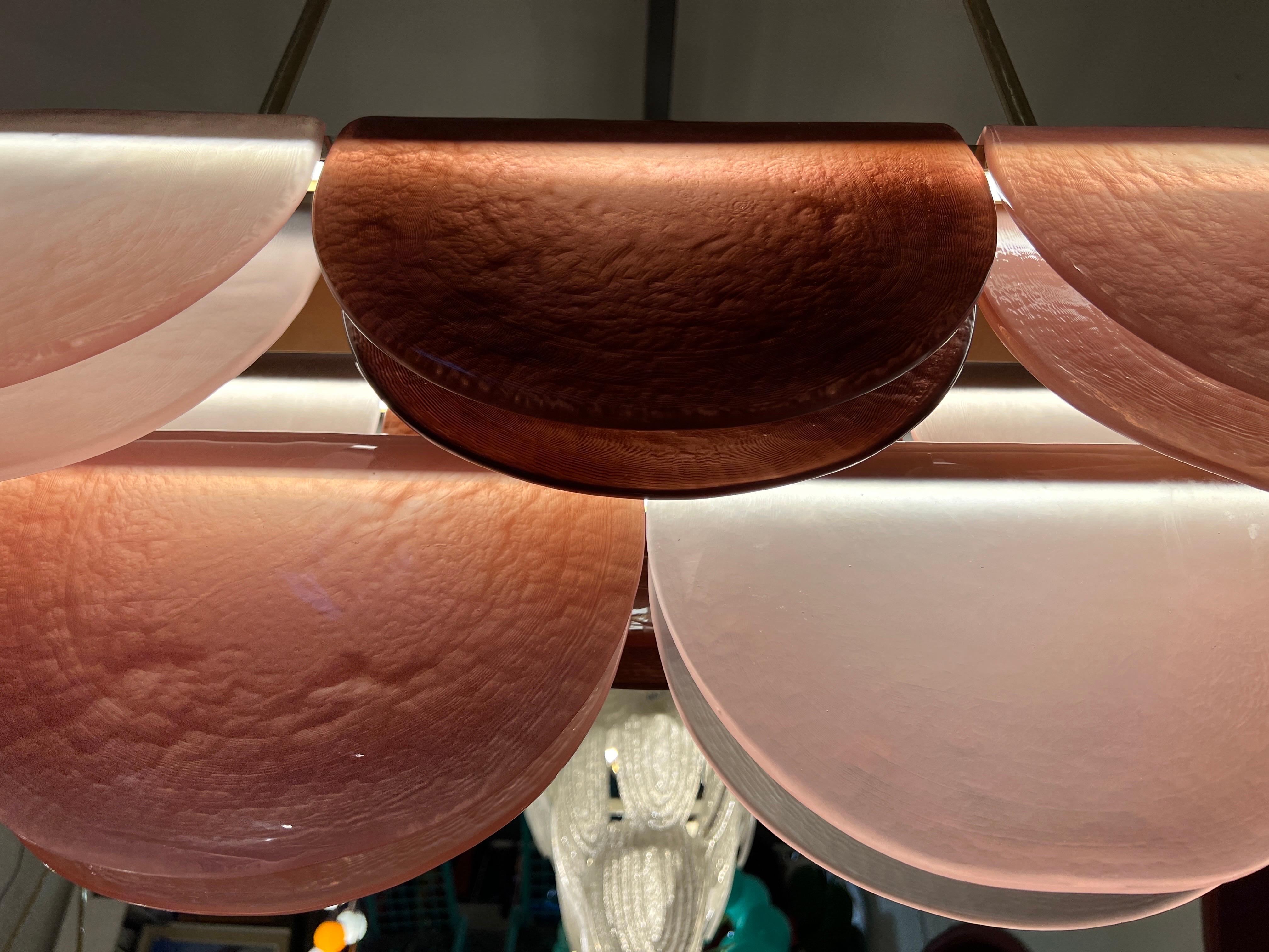 Lampadario in vetro di Murano nei toni del rosa con struttura in ottone e luci a led, anni '90 in vendita 4