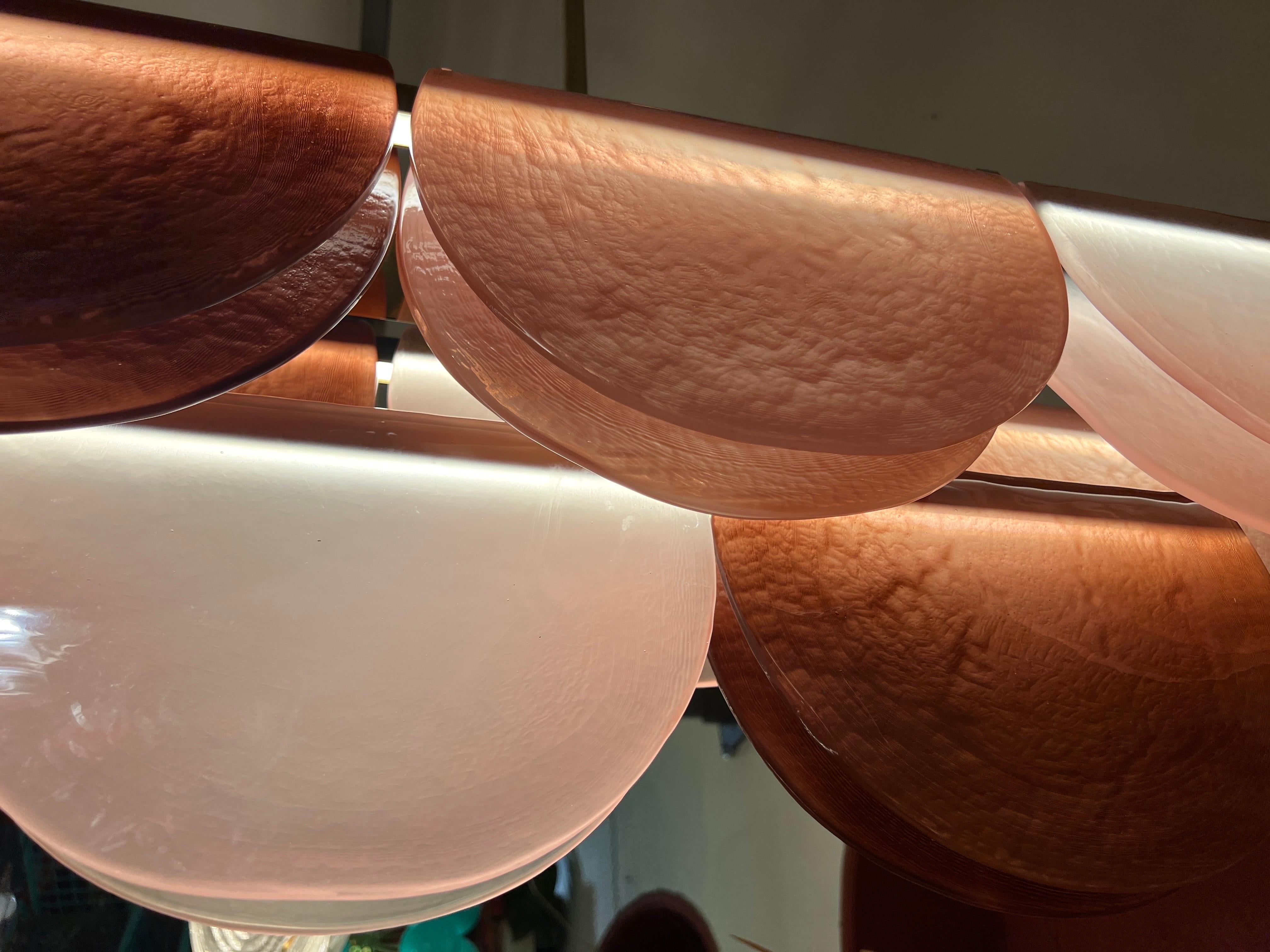 Lampadario in vetro di Murano nei toni del rosa con struttura in ottone e luci a led, anni '90 in vendita 7