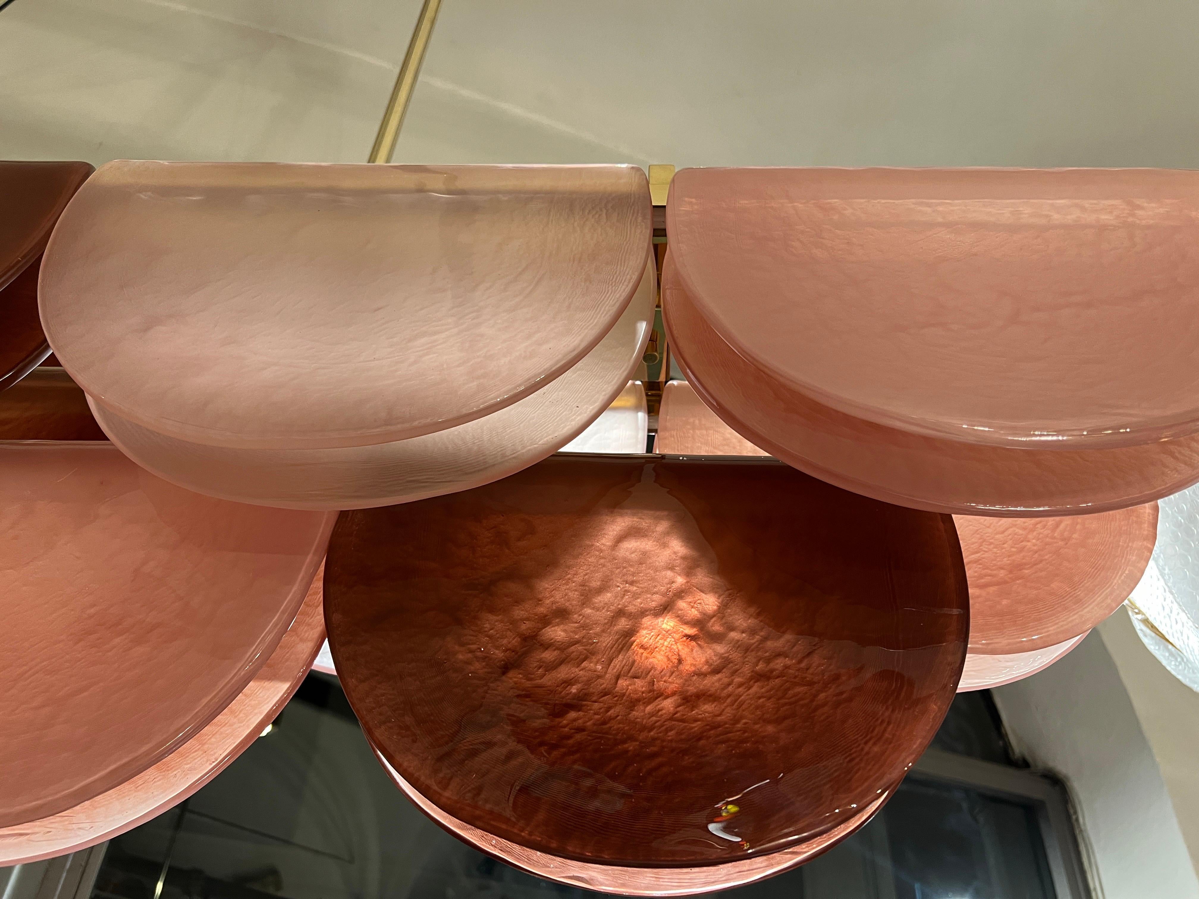 Lampadario in vetro di Murano nei toni del rosa con struttura in ottone e luci a led, anni '90 in vendita 8