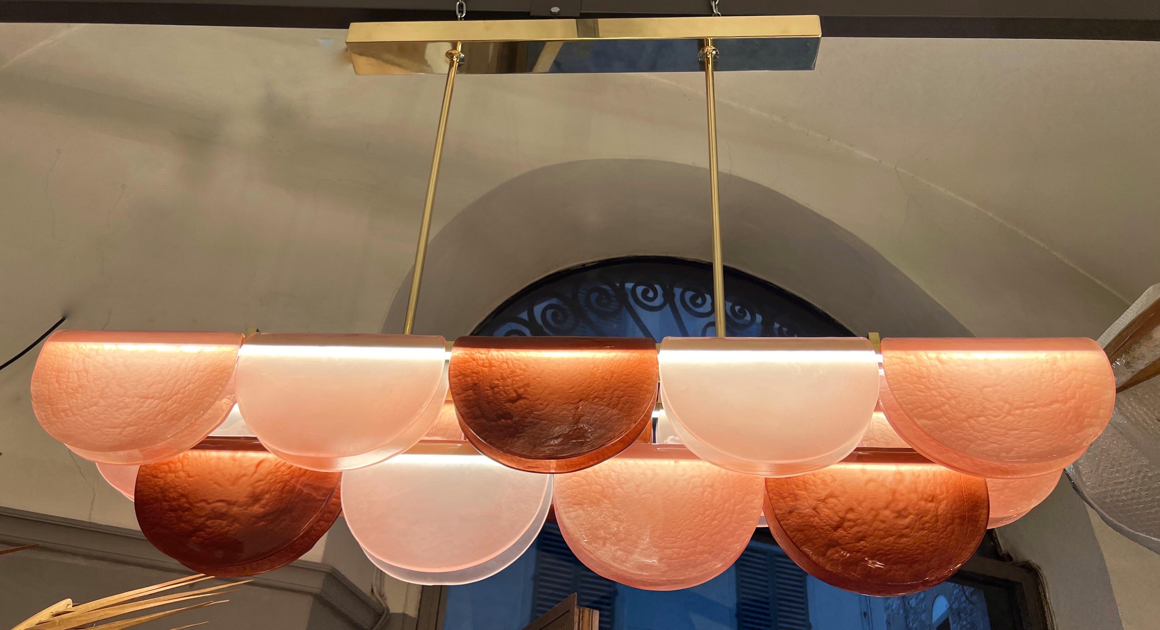 Lampadario in vetro di Murano nei toni del rosa con struttura in ottone e luci a led, anni '90 in vendita 2