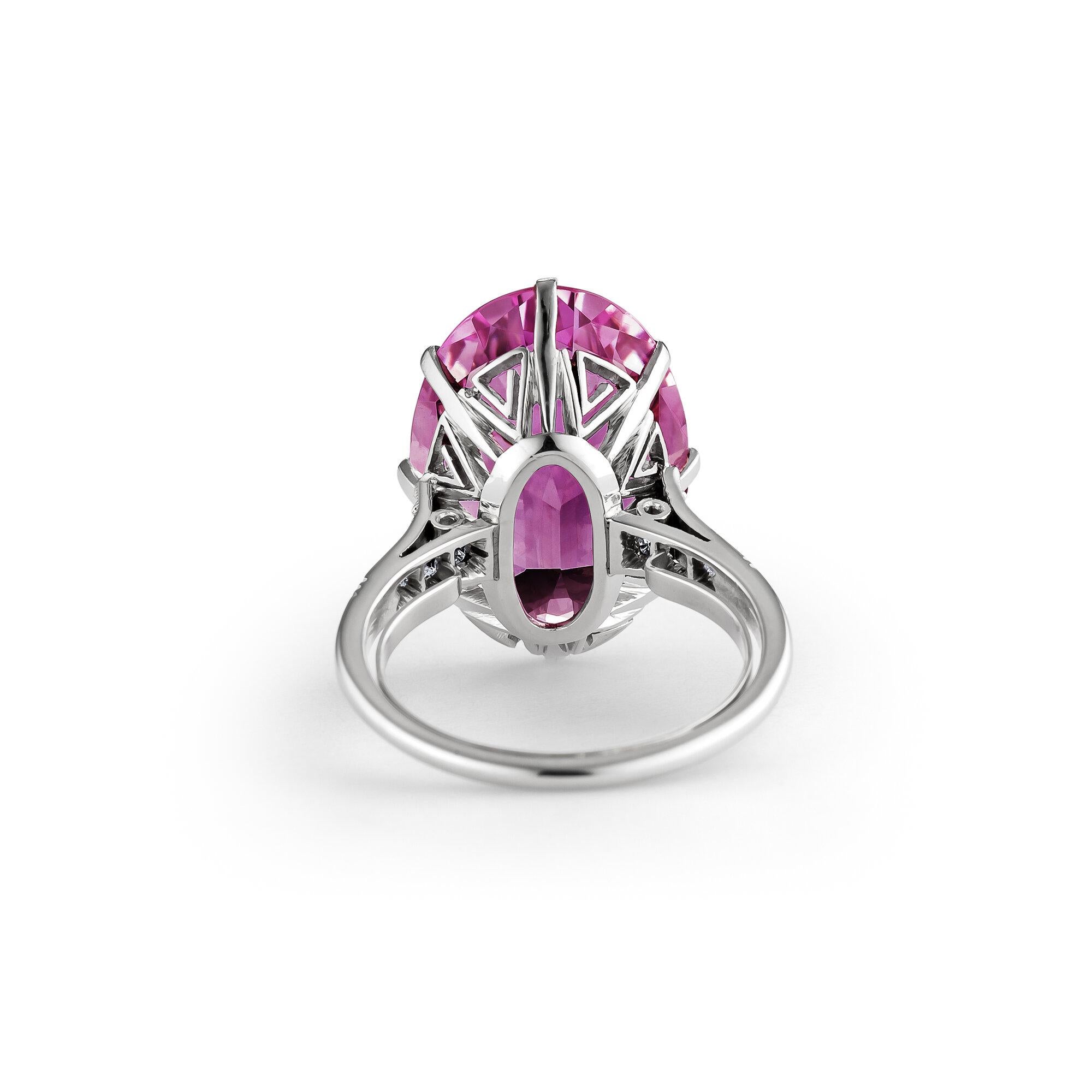 Platinring mit rosa Topas und Diamant im Ovalschliff (Zeitgenössisch)