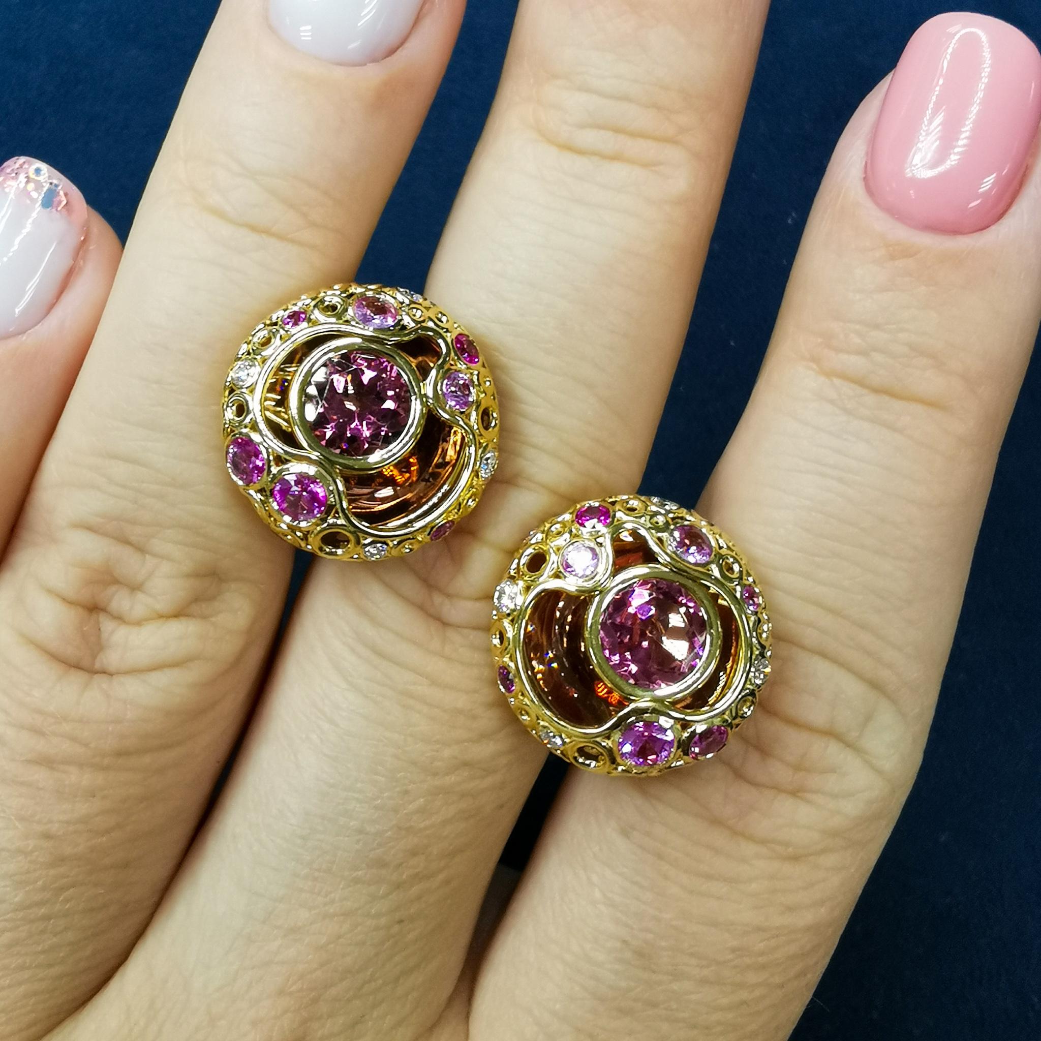 Pink Tormaline 2.65 Carat Sapphires Diamond 18 Karat Yellow Gold Bubble Earrings
Incredibly light and airy Earrings from our Bubbles Collection. Yellow 18 Karat Gold is made in the form of variety of small bubbles, some of which have 20 Pink