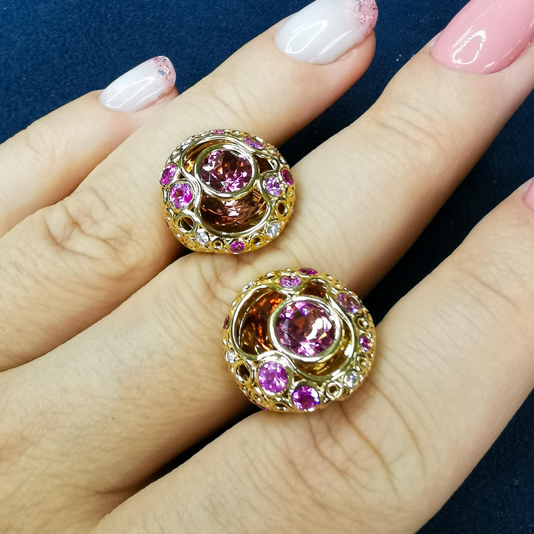 Contemporary Pink Tormaline 2.65 Carat Sapphires Diamond 18 Karat Yellow Gold Bubble Earrings For Sale