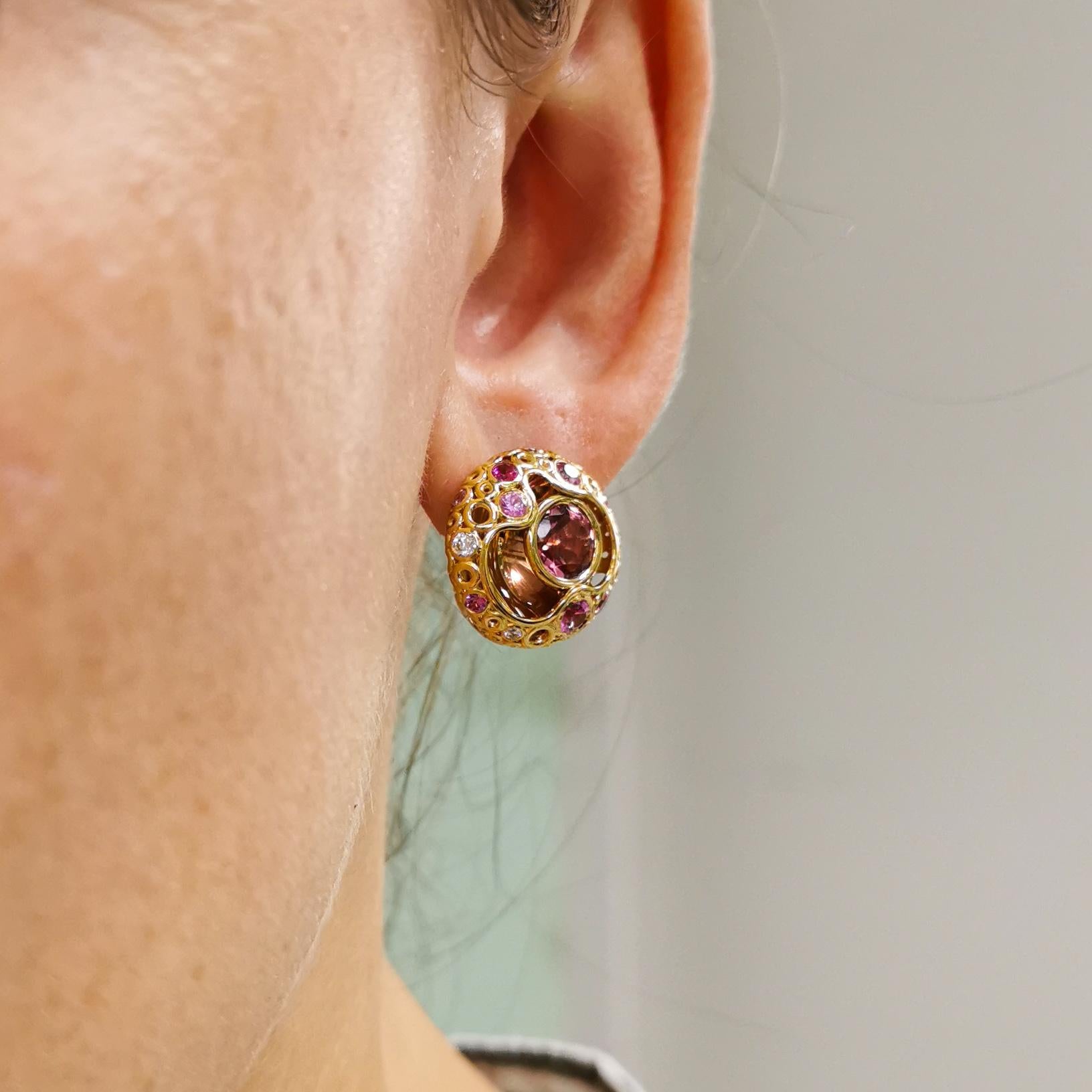 Pink Tormaline 2.65 Carat Sapphires Diamond 18 Karat Yellow Gold Bubble Earrings For Sale 2