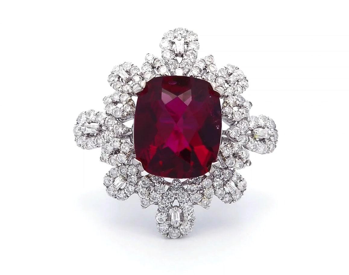 Pink Tourmaline 10 Carat Ring in 18K Gold