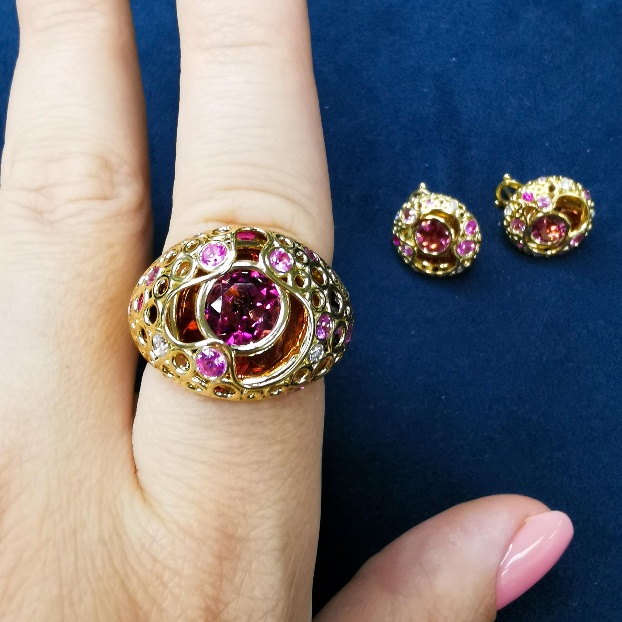 Pink Tourmaline 1.58 Carat Sapphires Diamonds 18 Karat Yellow Gold Bubble Ring For Sale 5