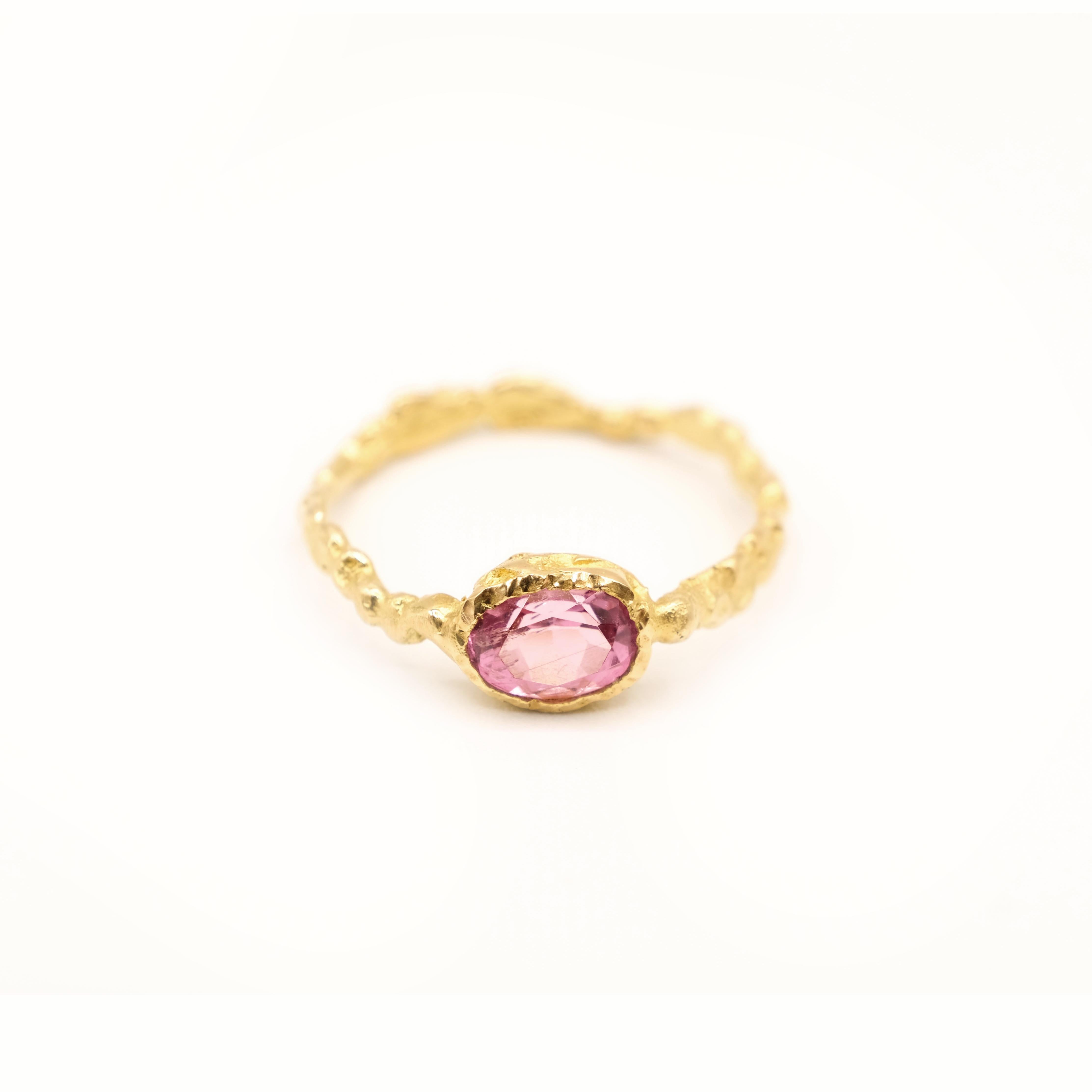 Women's 18 Karat Yellow Gold Oval Pink Tourmaline Textured Band Ring For Sale