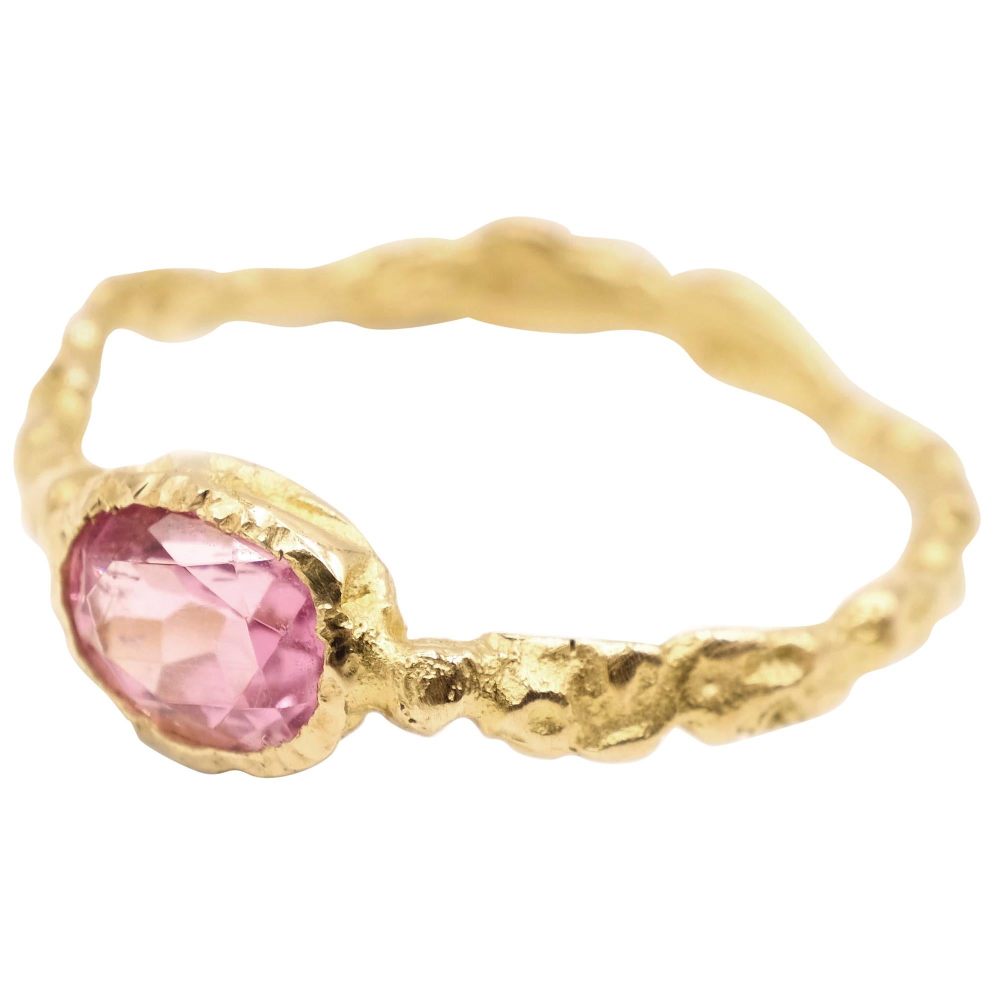 18 Karat Yellow Gold Oval Pink Tourmaline Textured Band Ring For Sale