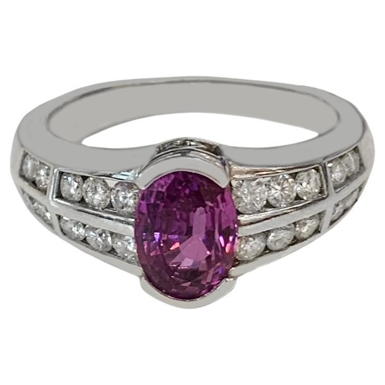 Bague en or blanc 18 carats avec tourmaline rose