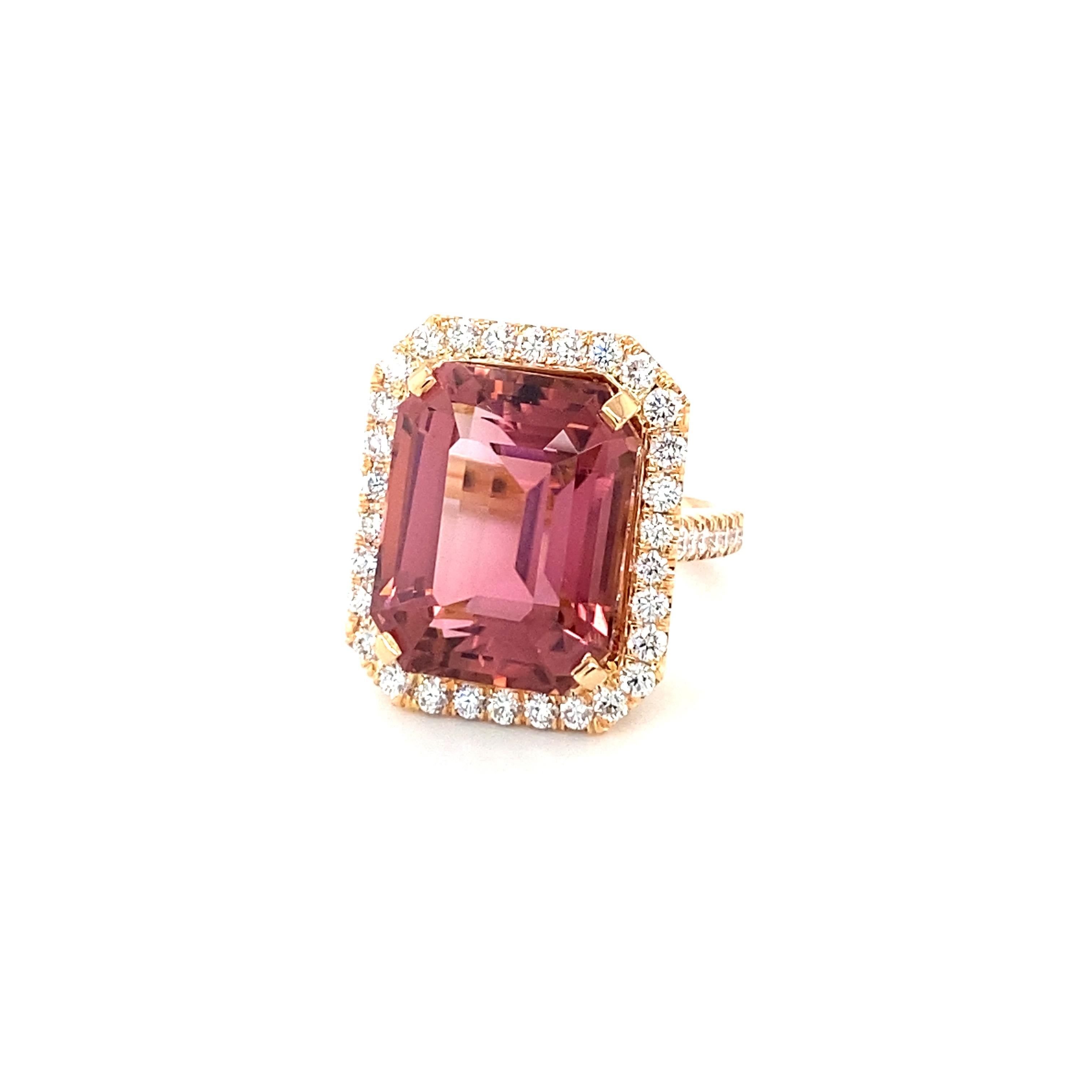 Women's Pink Tourmaline 21.27 Carats Emerald Cut and Diamond Ring 18K Rose Gold For Sale