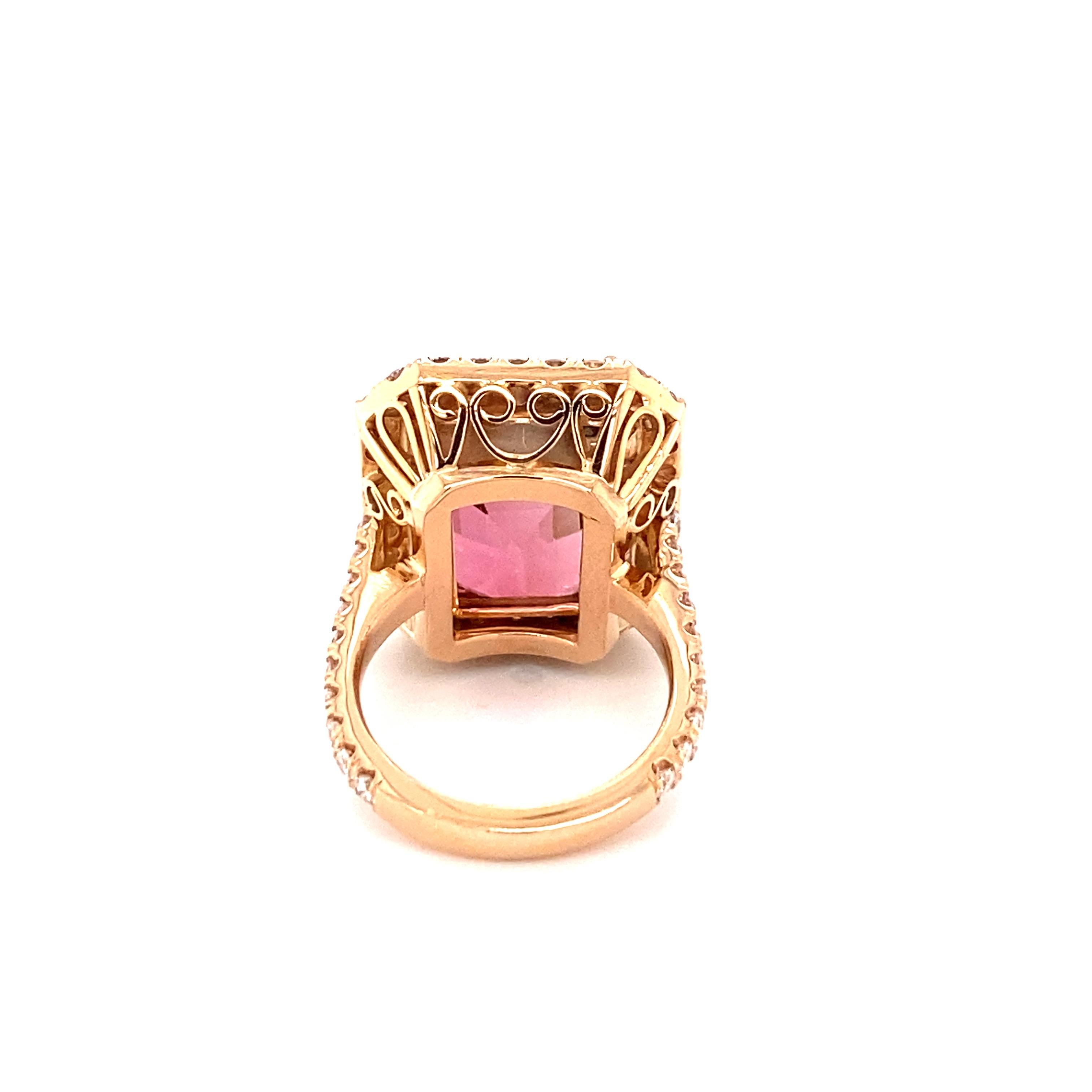 Contemporary Pink Tourmaline 21.27 Carats Emerald Cut and Diamond Ring 18K Rose Gold For Sale