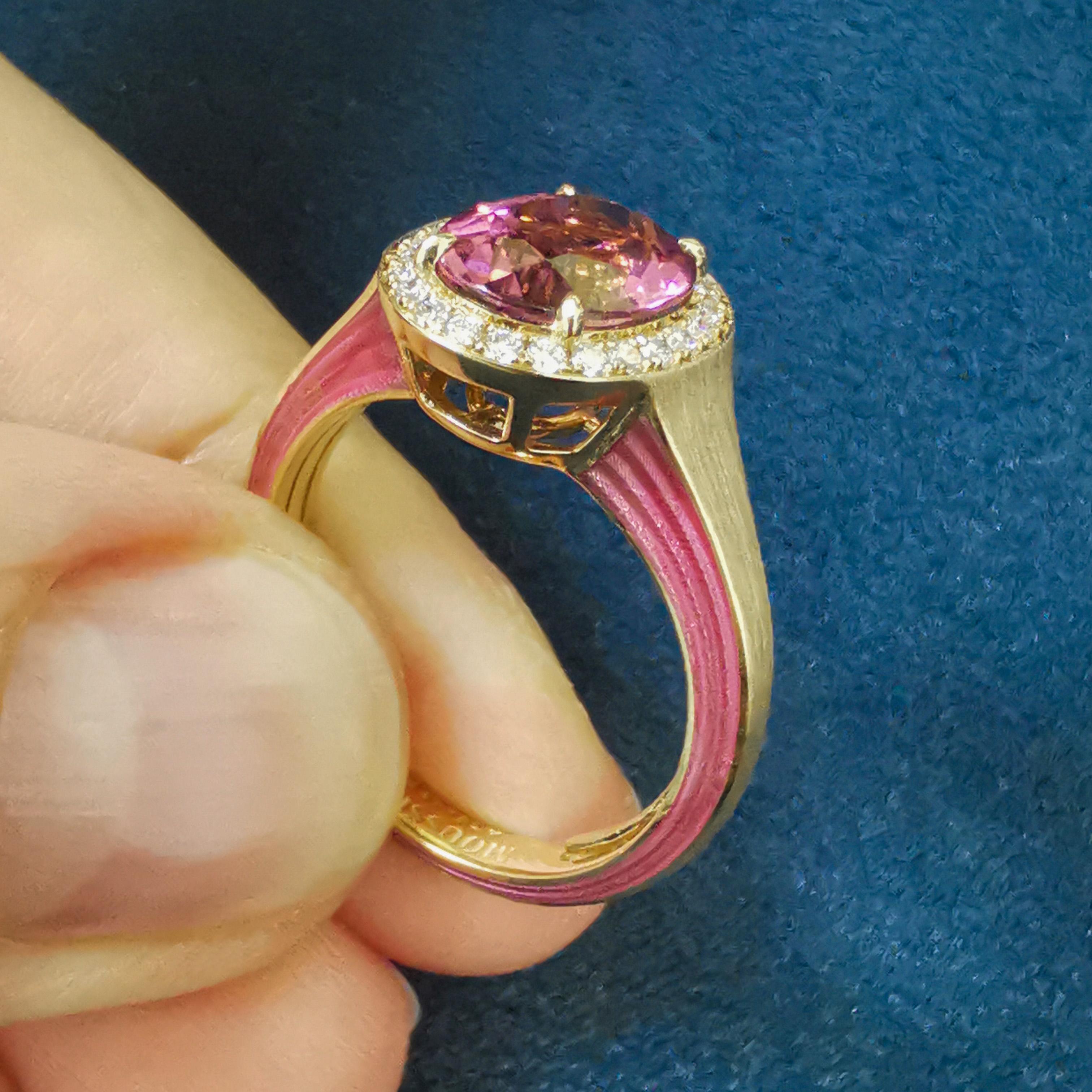 Oval Cut Pink Tourmaline 2.49 Carat Diamonds 18 Karat Yellow Gold Enamel New Classic Ring For Sale