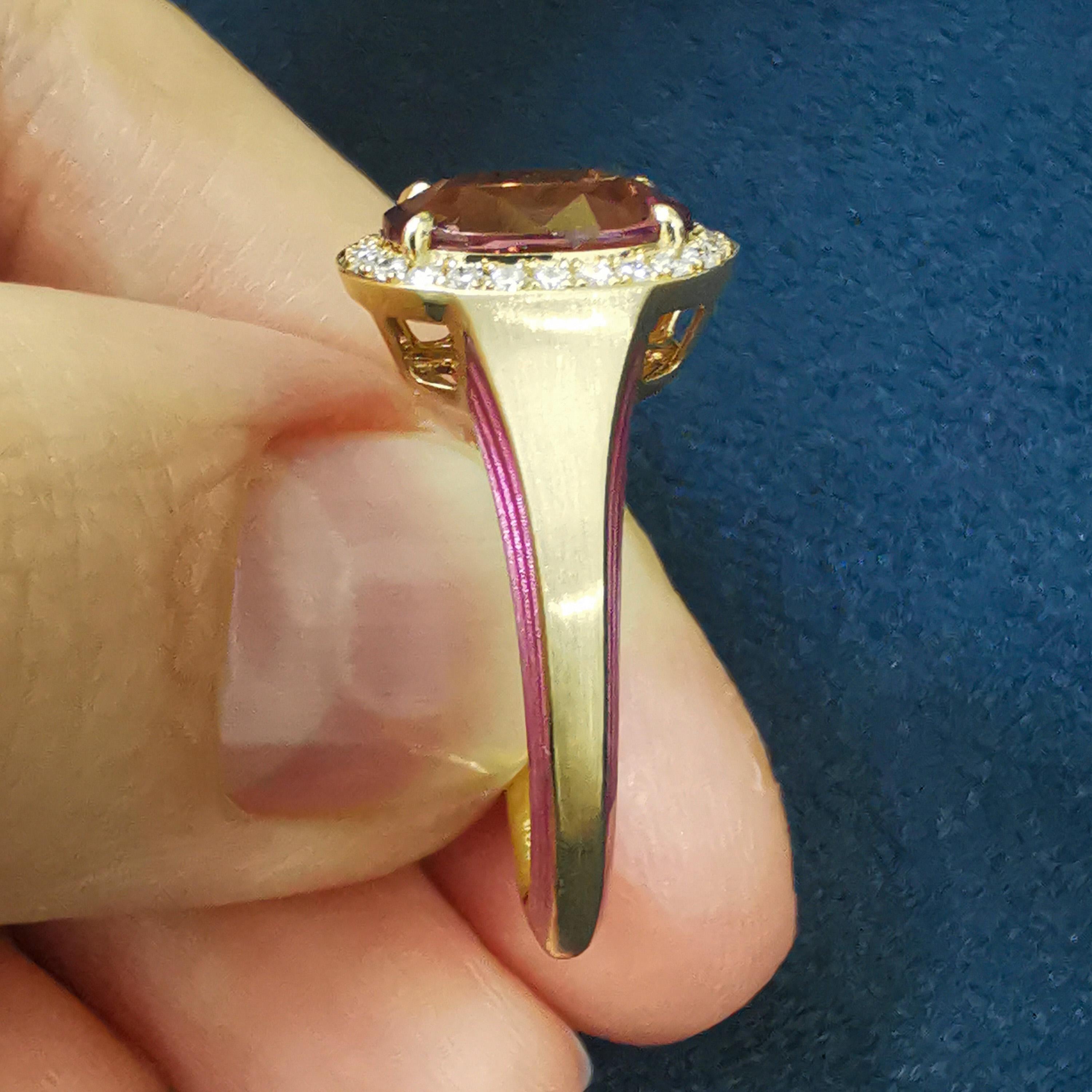Pink Tourmaline 2.49 Carat Diamonds 18 Karat Yellow Gold Enamel New Classic Ring In New Condition For Sale In Bangkok, TH