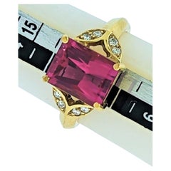 Pink Tourmaline '3.03cts' and Diamond '4=0.11cts', 18K Yellow Gold Ring