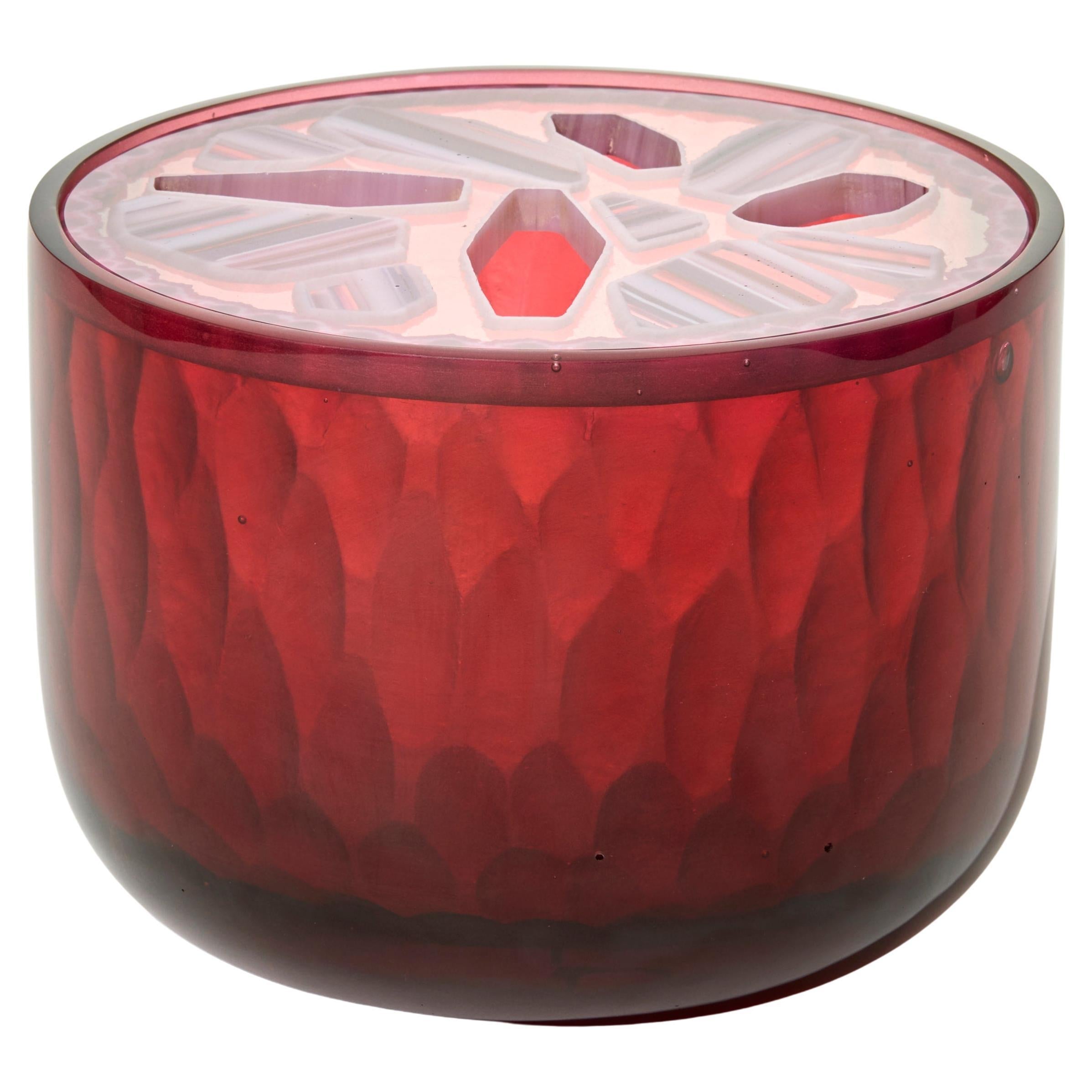 Geode di agata tormalina rosa, scultura in vetro rosa, rosso e trasparente di Angela Jarman