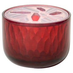 Geode di agata tormalina rosa, scultura in vetro rosa, rosso e trasparente di Angela Jarman