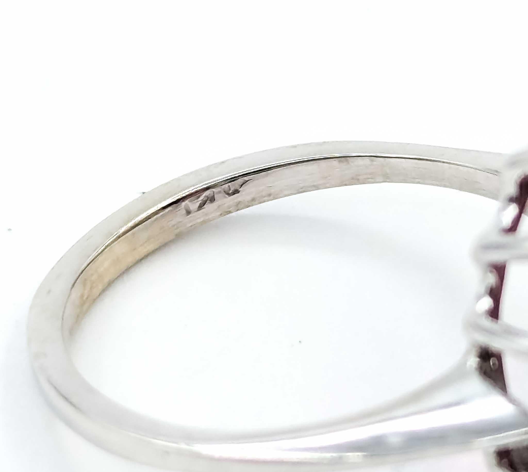 Anillo de Oro Blanco de 14k con Turmalina Rosa y Diamante en venta 4